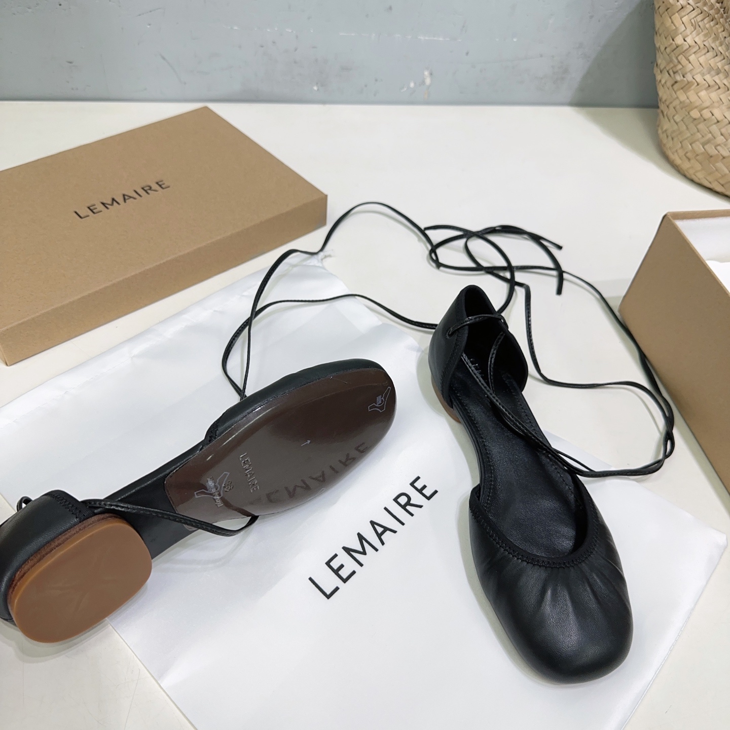 “LEMAIRE Mary Jane Ballet Shoes: High-Quality Italian Imports in Lazy Chicken Yellow” - 图片 7