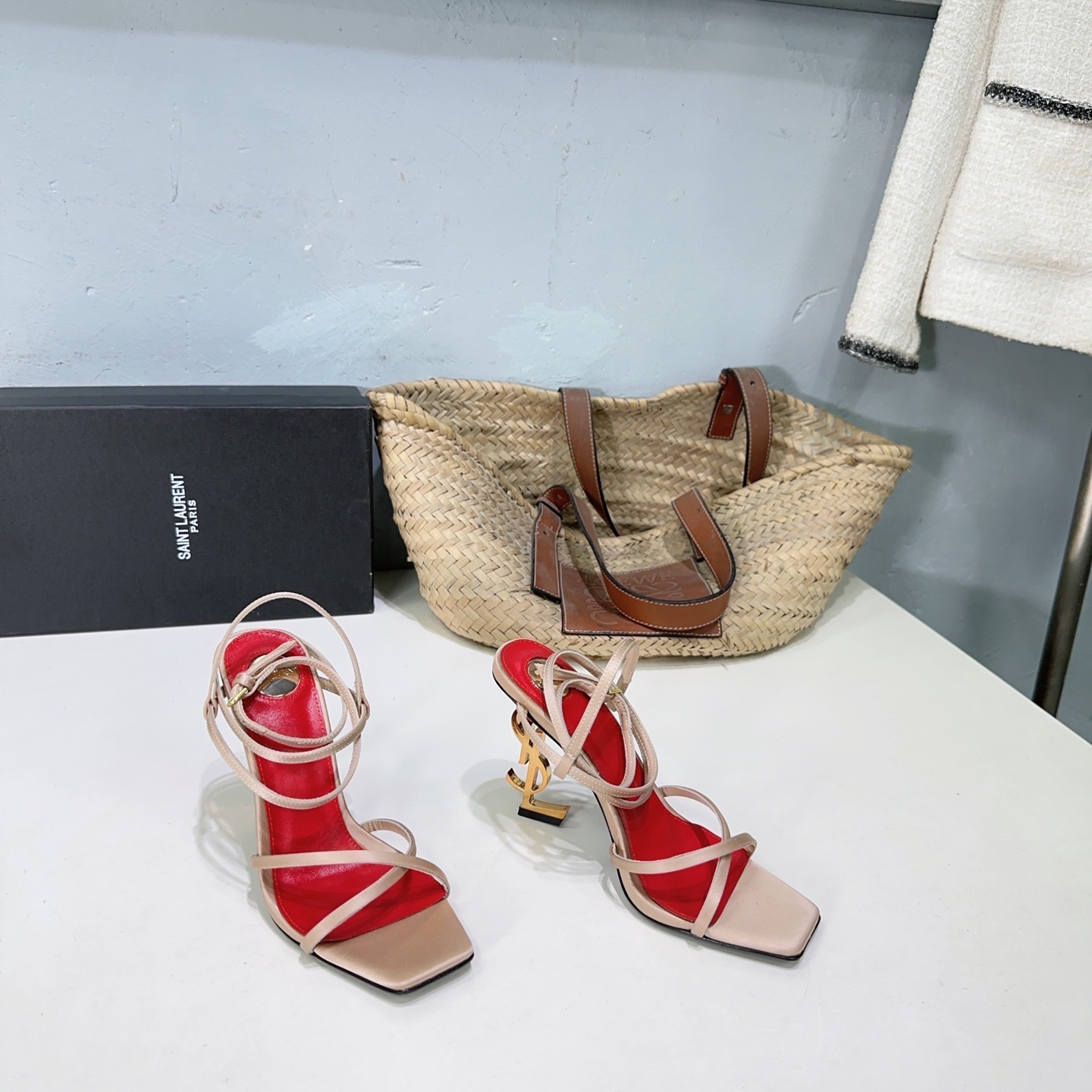 NO:255688,High quality!  SAINT LAURENT Saint Laurent 25aw Spring and Summer YSL catwalk simple strap high heel sandals!  Classic YSL metal and summer goddess must-have items!  Extreme elegance, exquisite and fashionable upper is imported silk satin, inner foot pad sheepskin imported from Italy, heel height: 10cm Size: 35-42 (40 41 42 custom made without return) With original packaging, sandals, saint laurent, saint laurent, saint laurent, saint laurent, sandals, sheepskin, real silk, silk fabric, Leather soles19860909高品质！SAINT LAURENT圣罗兰25aw春夏YSL走秀款简易带子高跟凉鞋！ 经典YSL金属跟夏季女神必备单品！ 优雅极致 精致时髦精 鞋面采用进口真丝绸缎 内里垫脚羊皮 意大利进口真皮大底 跟高:10cm 码数:35-42（40 41 42定做不退换） 配原版包装,凉鞋,saint laurent,saint laurent,saint laurent,sandals,sheepskin,real silk,silk fabric,Leather soles,Women's Shoes