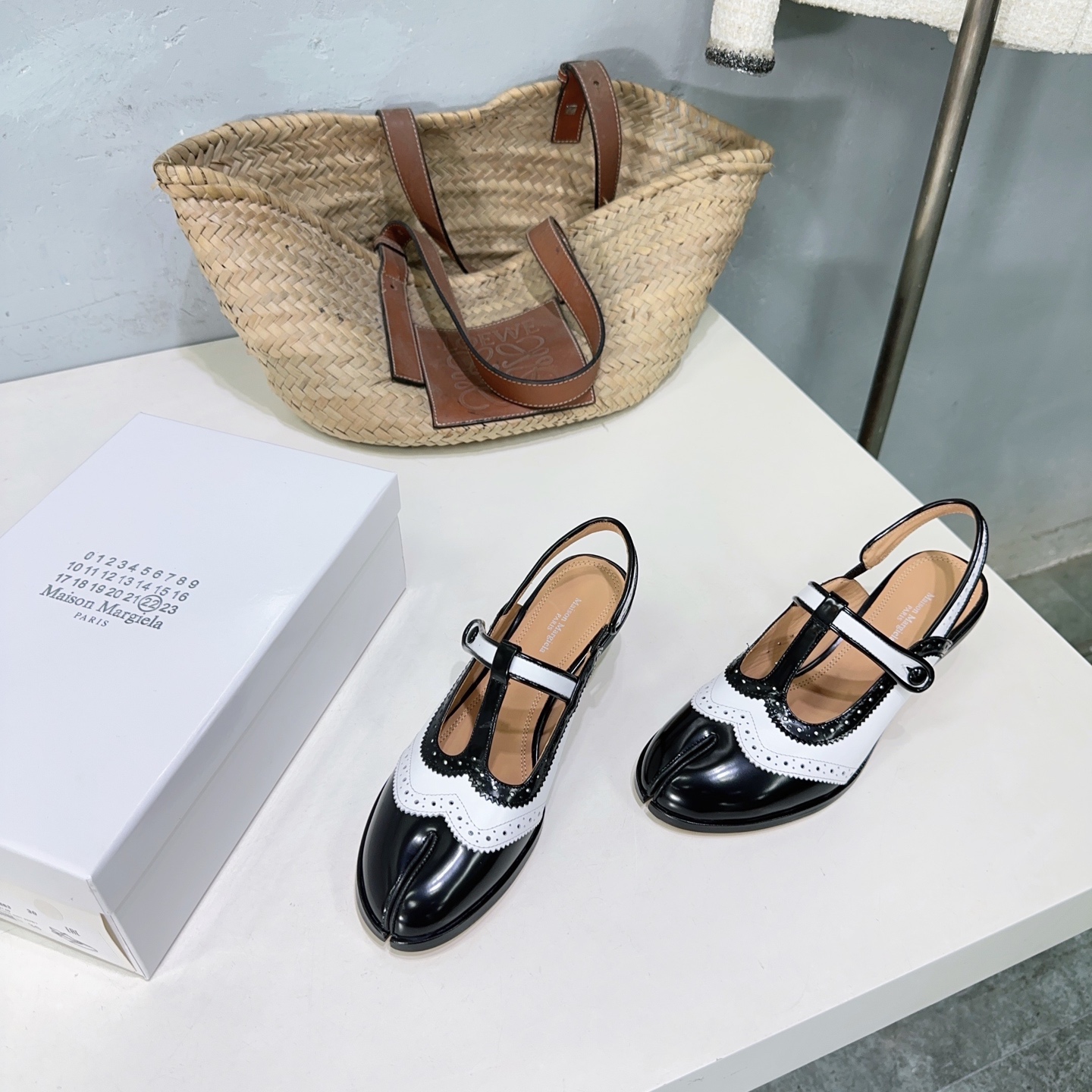 Maison Margiela Margilla 25 Spring/Summer Sandals: High-Quality, Sporty Design, Perforated Leather. - 图片 5