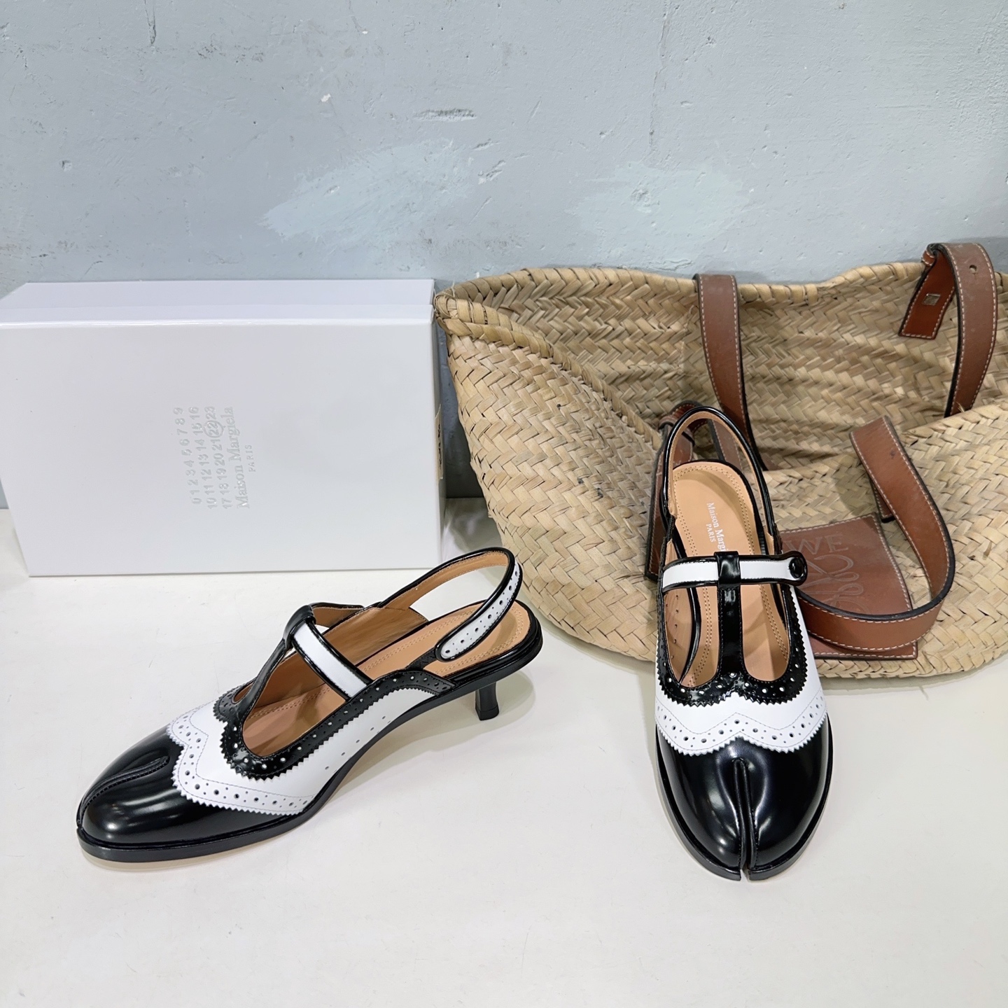 Maison Margiela Margilla 25 Spring/Summer Sandals: High-Quality, Sporty Design, Perforated Leather. - 图片 2