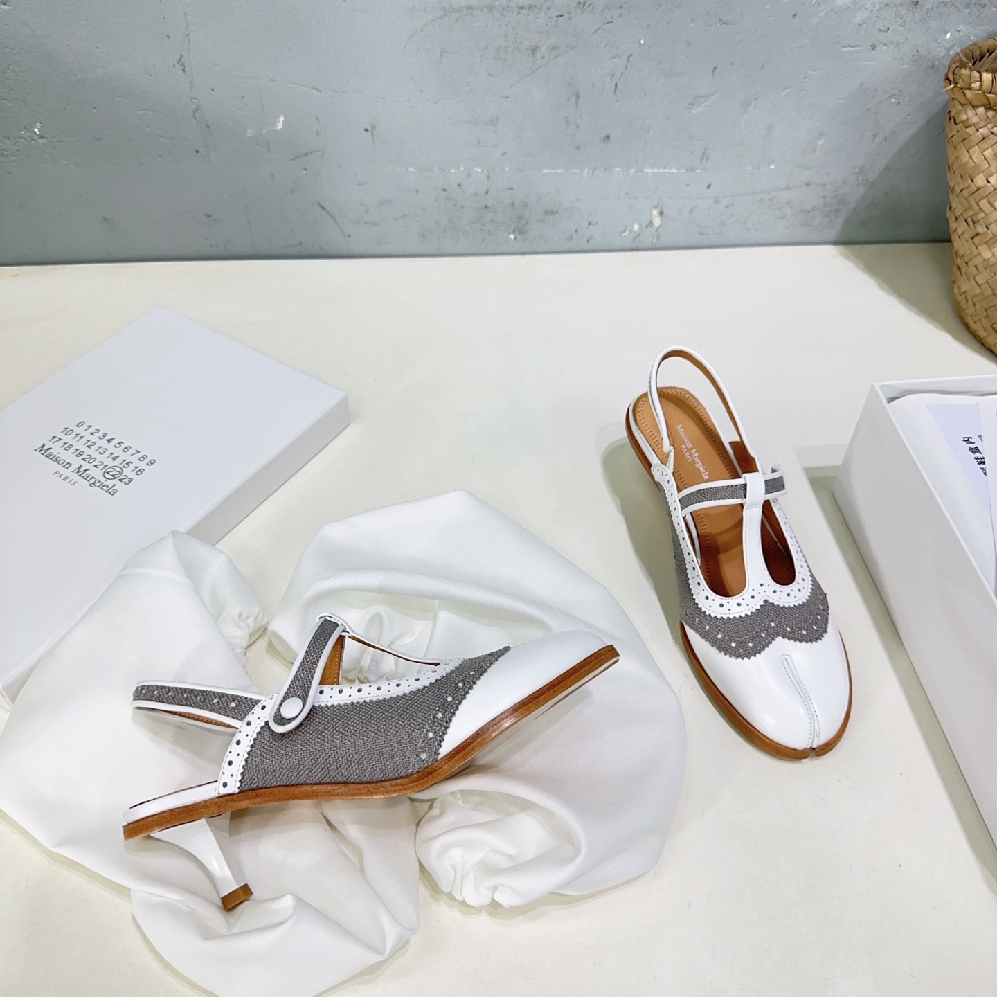 Maison Margiela Margilla Sandals: High Quality Sport Style Design in Perforated Leather - 图片 8