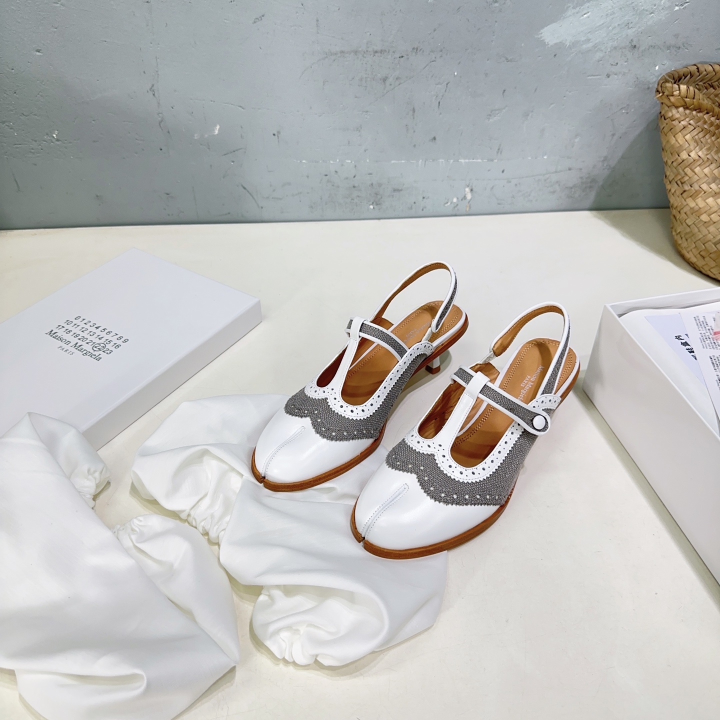 Maison Margiela Margilla Sandals: High Quality Sport Style Design in Perforated Leather - 图片 6