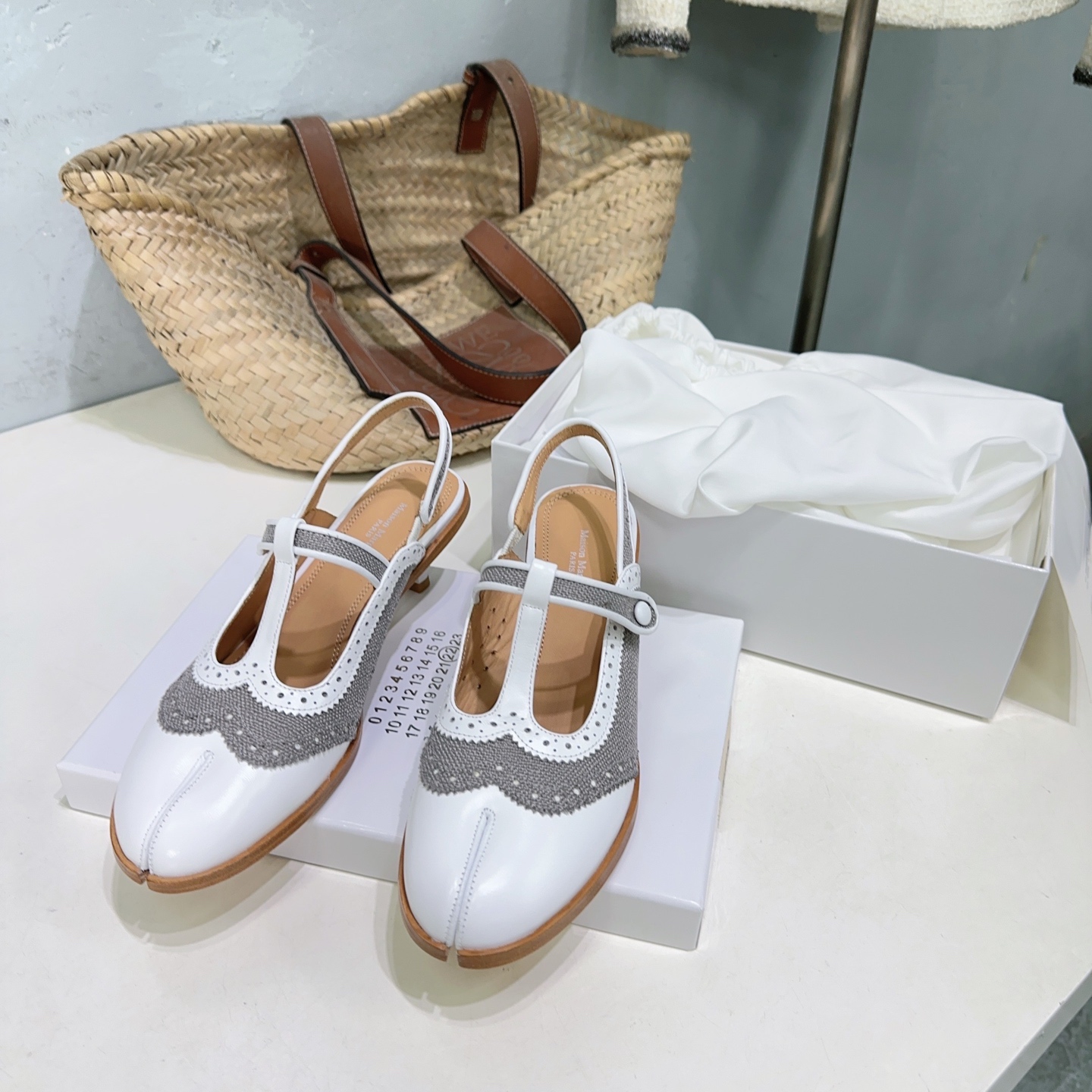Maison Margiela Margilla Sandals: High Quality Sport Style Design in Perforated Leather - 图片 7