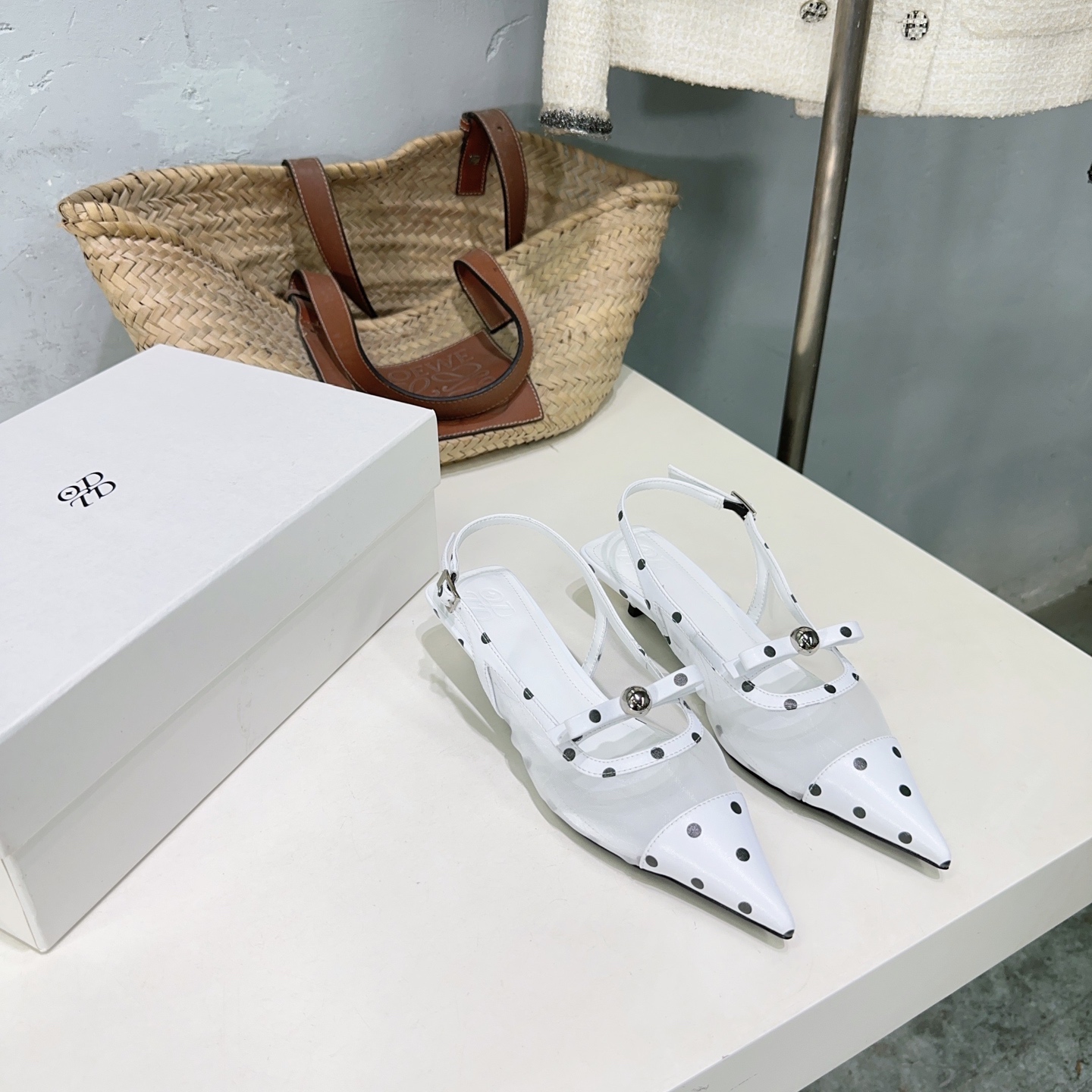 Glamorous Sandal Collection: High-Quality, Leg-Stretching Design with Oxen Skin Details - 图片 7