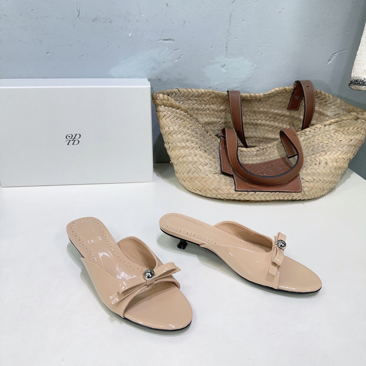 “High Quality Metallic Ball Sandals for Spring and Summer – Glamorous and Original Design” - 图片 7