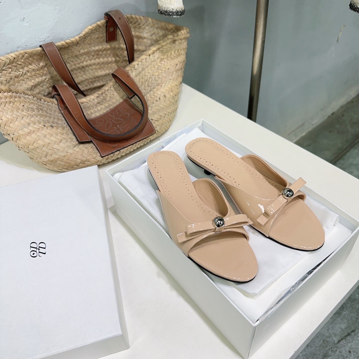 “High Quality Metallic Ball Sandals for Spring and Summer – Glamorous and Original Design” - 图片 5