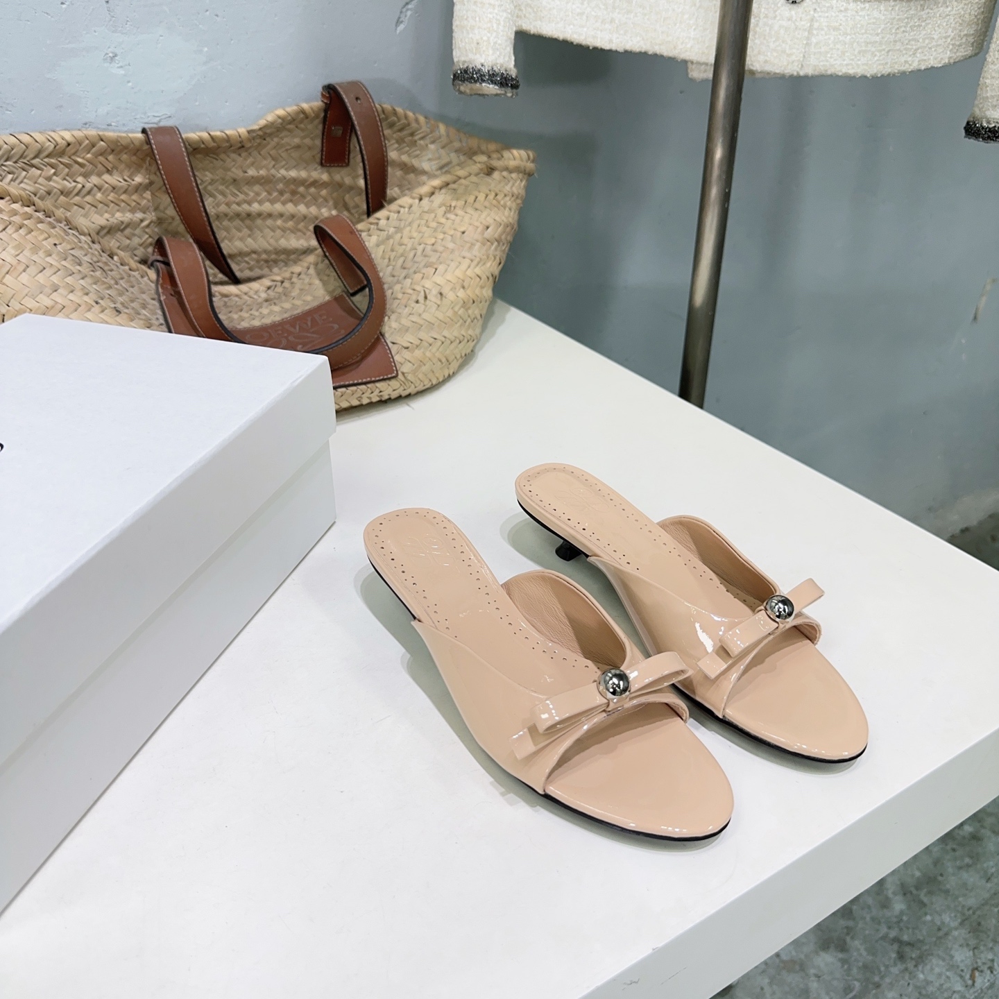 “High Quality Metallic Ball Sandals for Spring and Summer – Glamorous and Original Design” - 图片 6