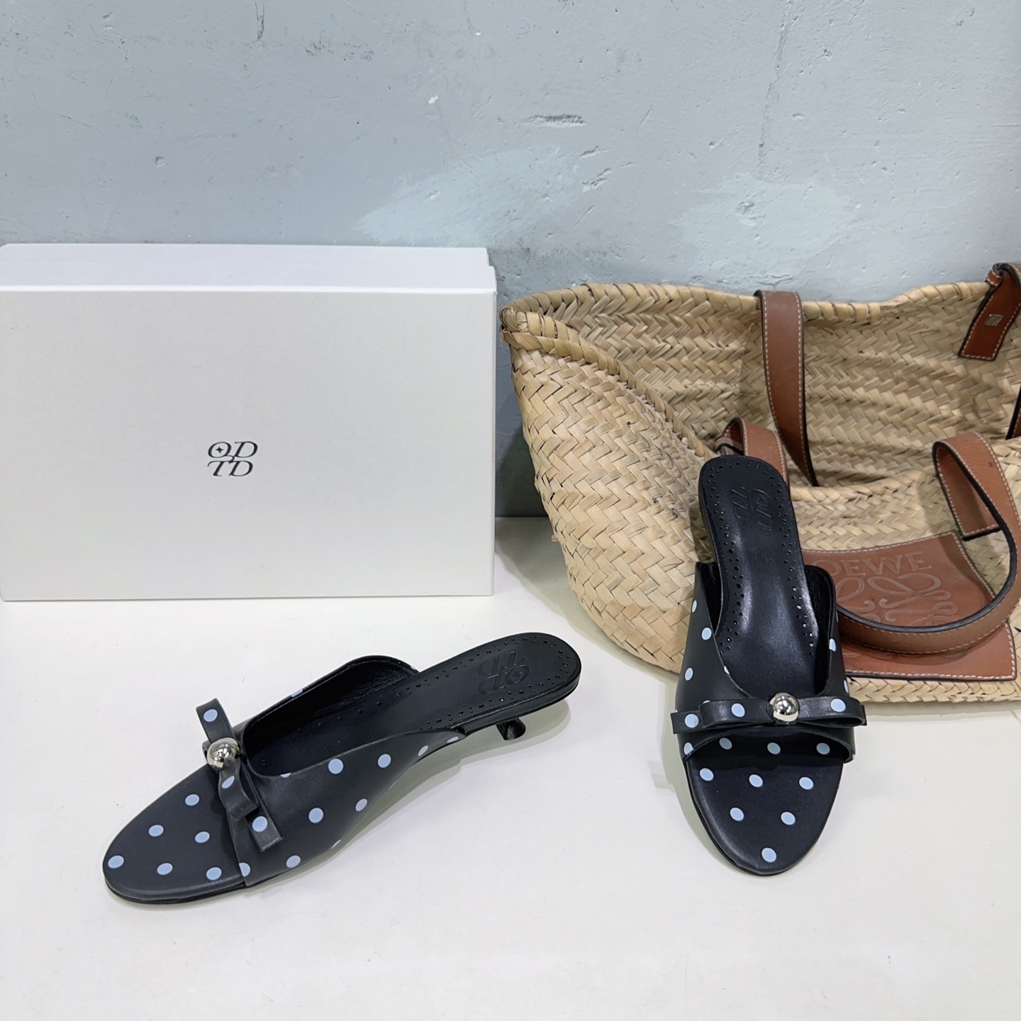 “High-Quality Glamorous Sandal with Metal Ball for Spring and Summer” - 图片 2