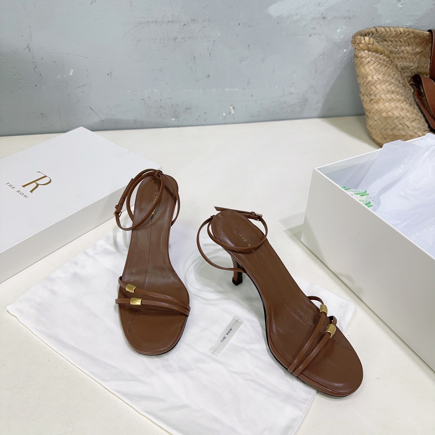 Stylish High and Low Toes Shoes: Ro* 25 Springs and Summer New Snacks - 图片 4