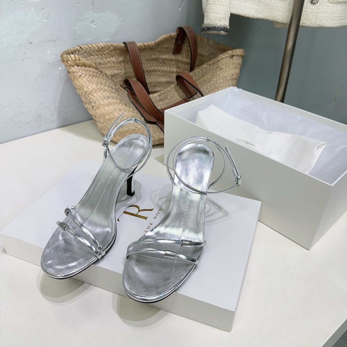 Stylish High and Low Toes Shoes: Ro* 25 Springs and Summer New Snacks - 图片 7