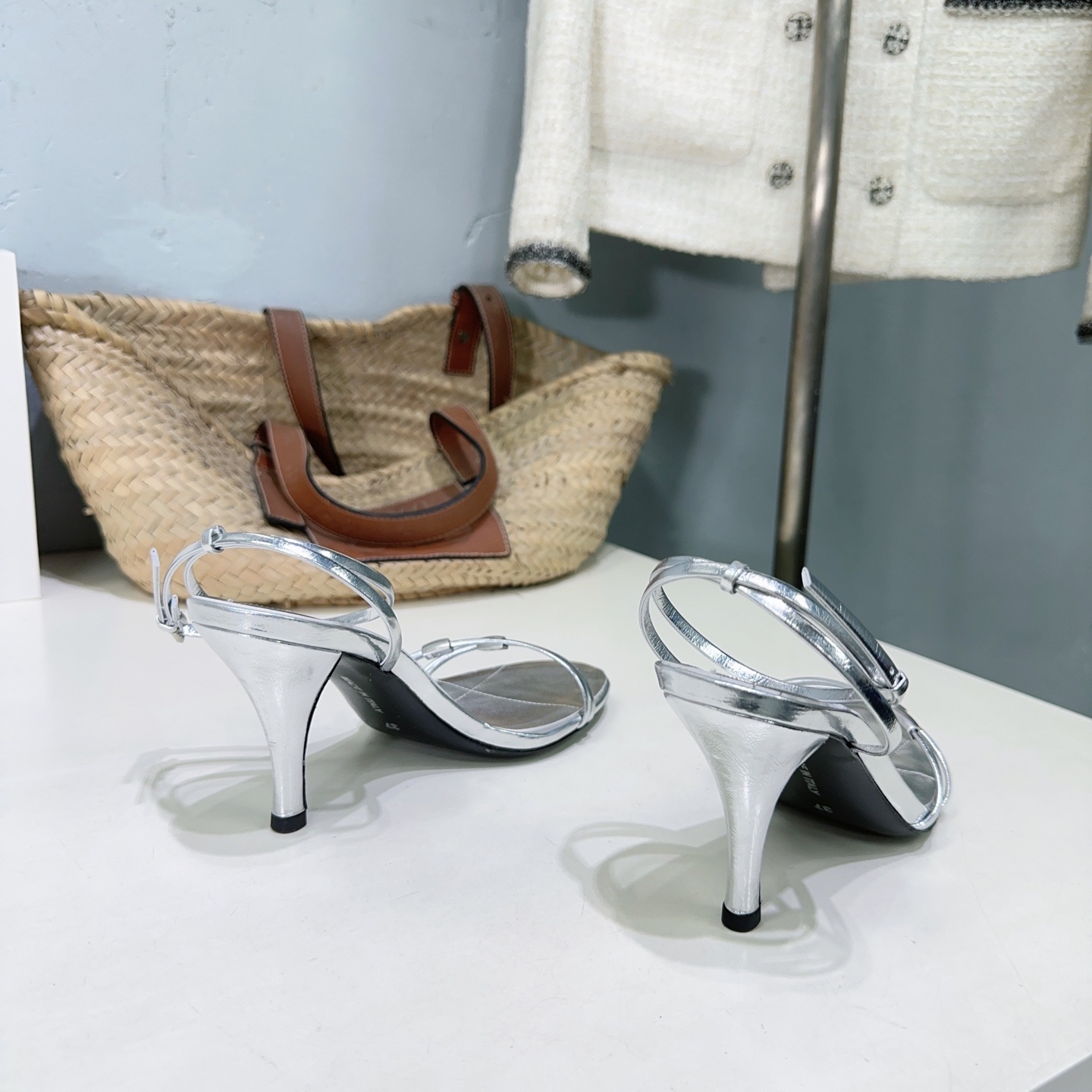 Stylish High and Low Toes Shoes: Ro* 25 Springs and Summer New Snacks - 图片 3