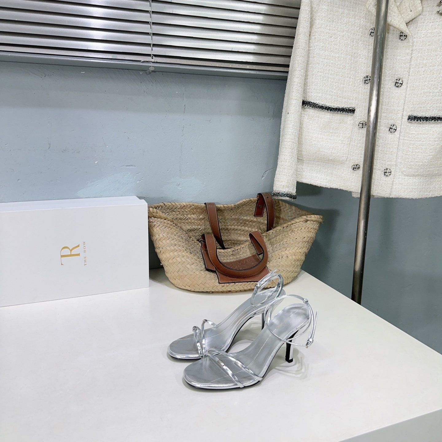 Stylish High and Low Toes Shoes: Ro* 25 Springs and Summer New Snacks - 图片 2
