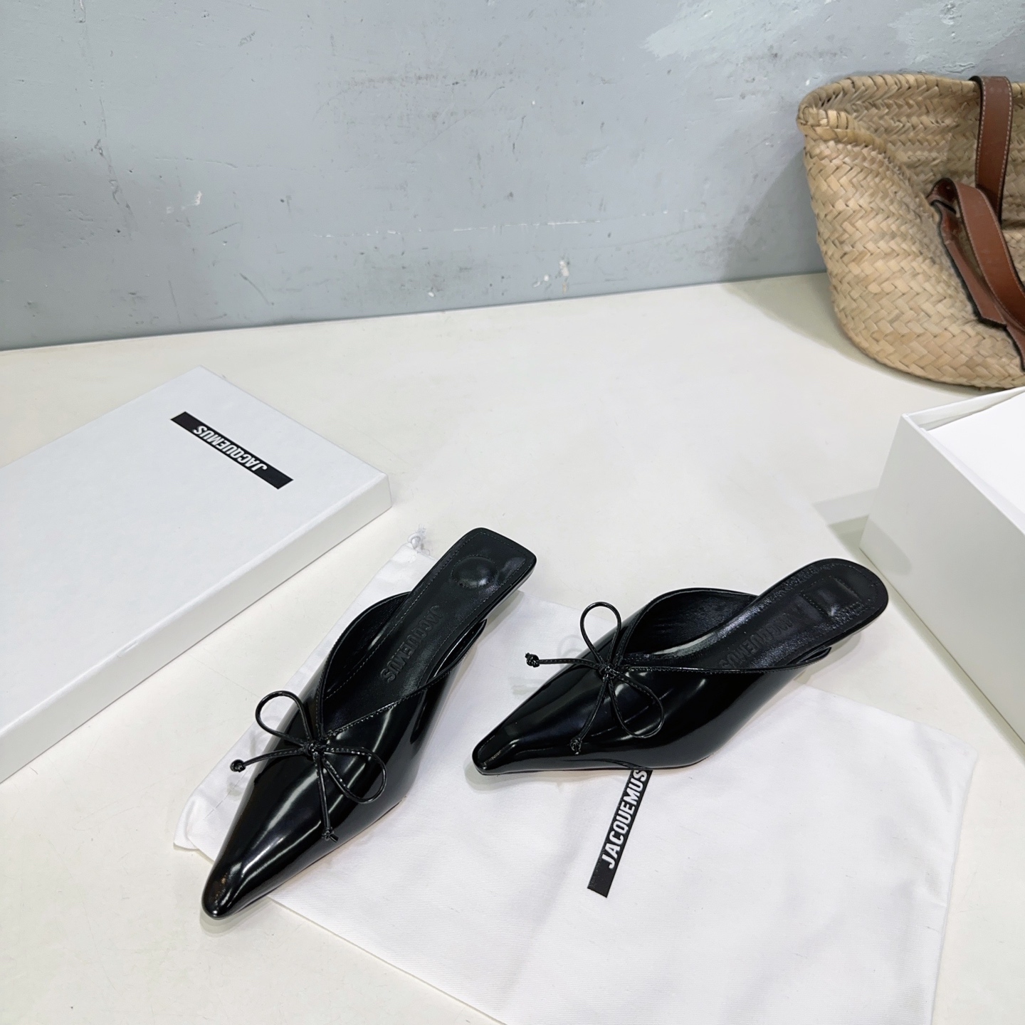 High Quality Jacquesquemus Shoes: Elegant, Sexy, and Stylish Butterfly Knot Design - 图片 8