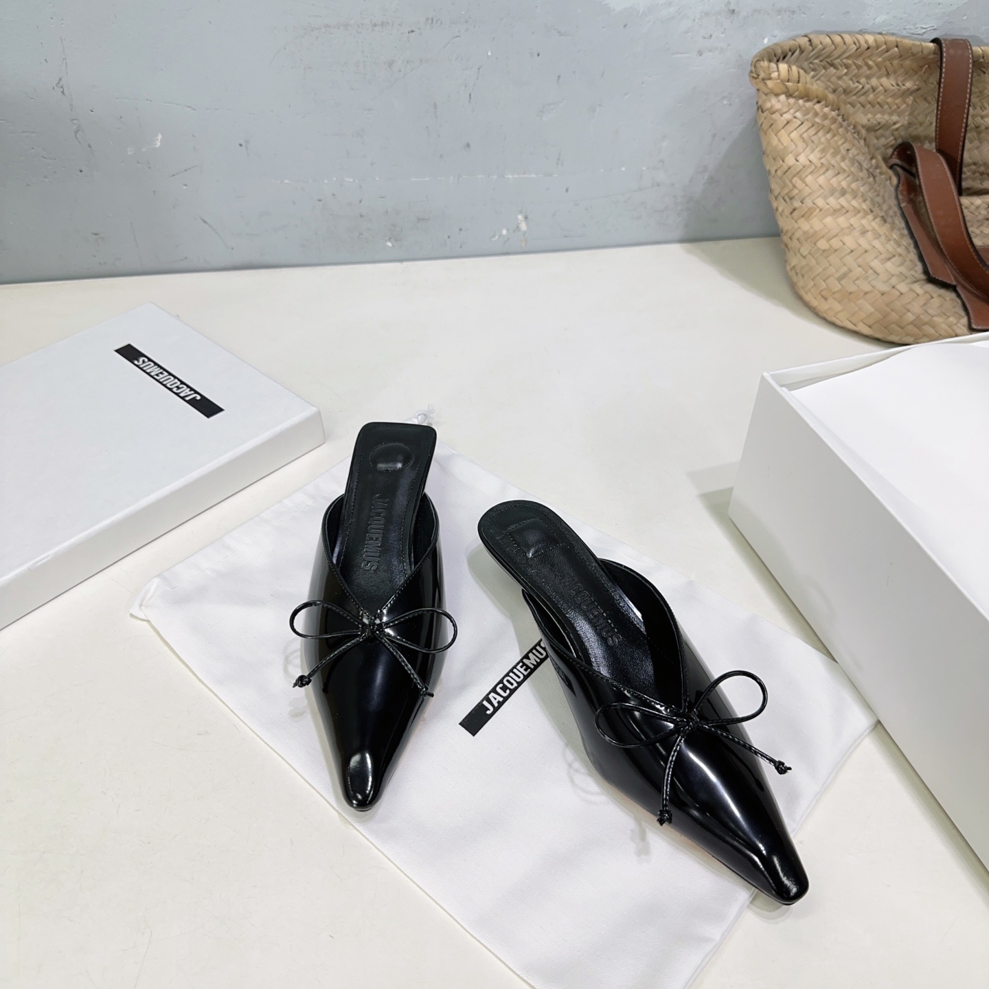 High Quality Jacquesquemus Shoes: Elegant, Sexy, and Stylish Butterfly Knot Design - 图片 7