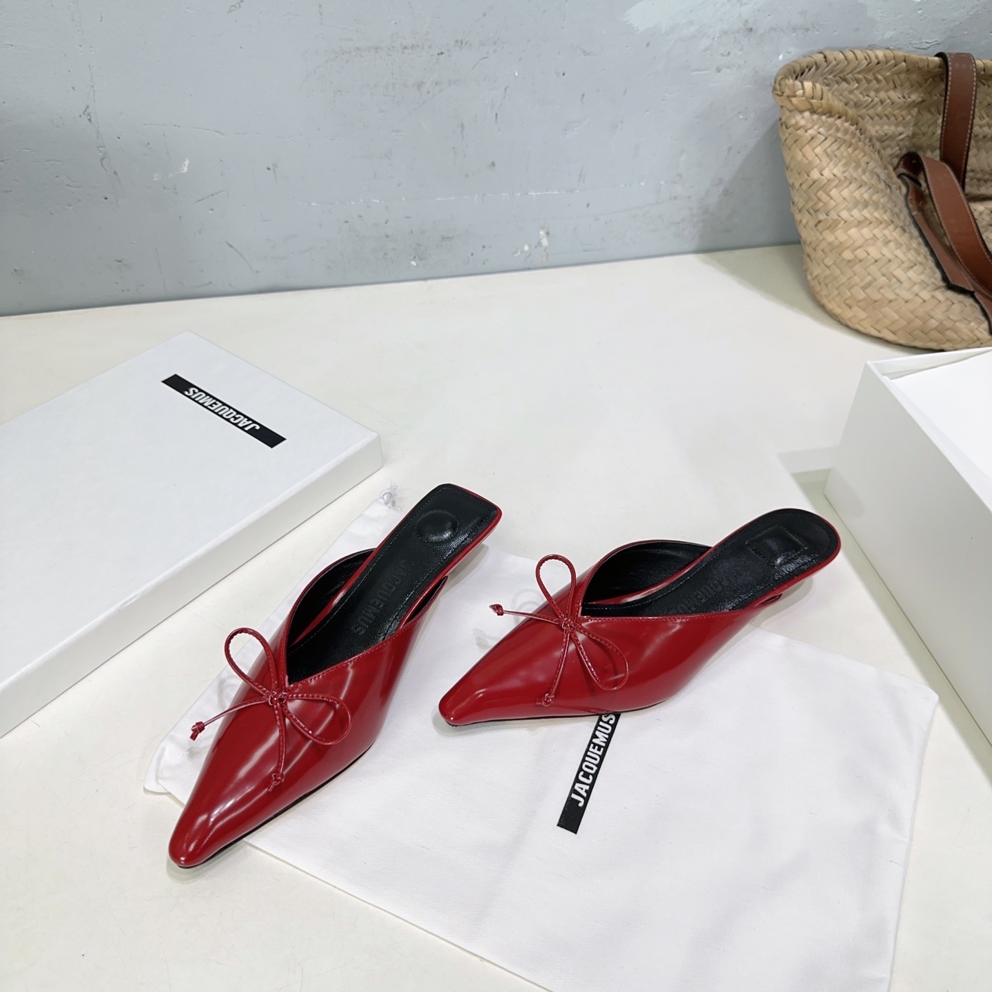 High-Quality Exit 675: Jacquesquemus Pointy Cat-Back Shoes for Elegant Summer Style - 图片 3