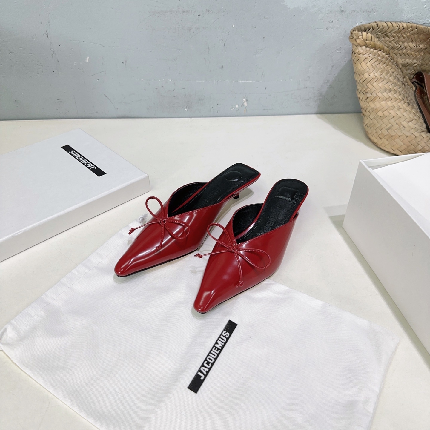 High-Quality Exit 675: Jacquesquemus Pointy Cat-Back Shoes for Elegant Summer Style