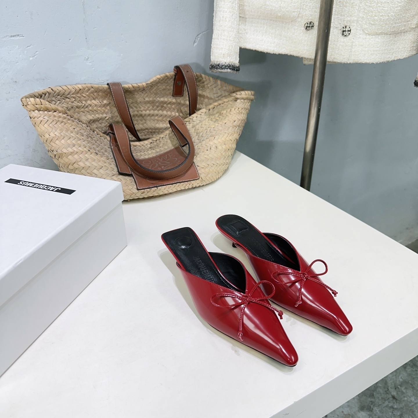 High-Quality Exit 675: Jacquesquemus Pointy Cat-Back Shoes for Elegant Summer Style - 图片 6