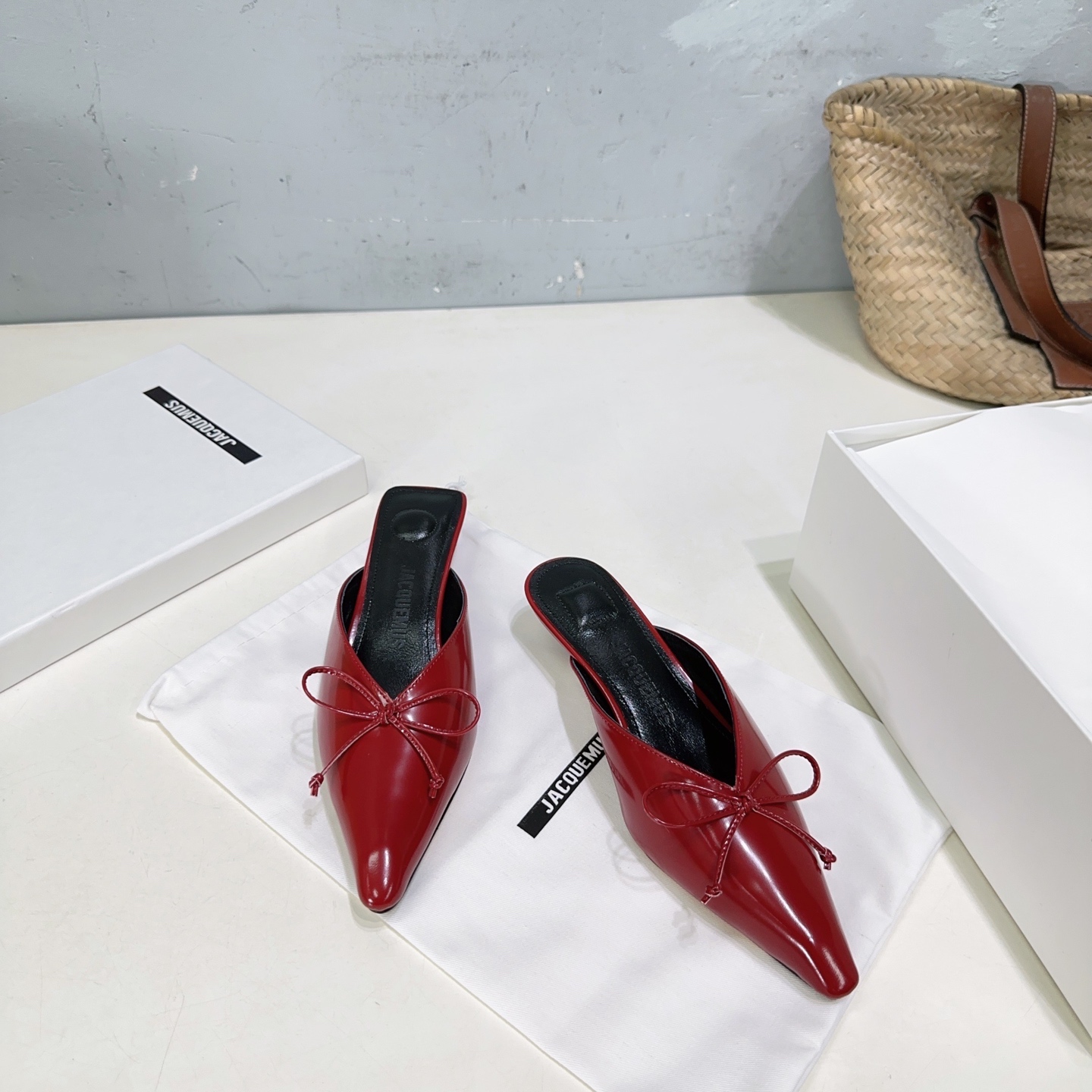 High-Quality Exit 675: Jacquesquemus Pointy Cat-Back Shoes for Elegant Summer Style - 图片 2