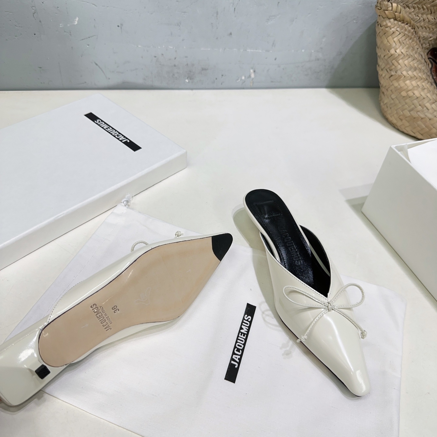 High-Quality Exit 675: Jacquesquemus Pointy Cats and Back-Shoe Shoes for Elegant Summer Style - 图片 3