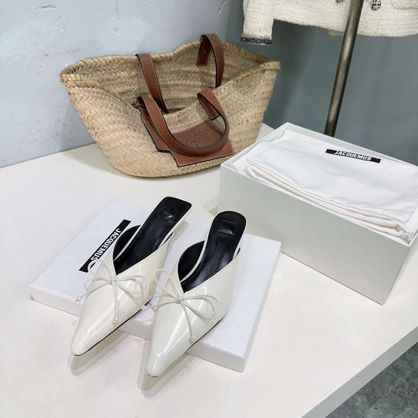 High-Quality Exit 675: Jacquesquemus Pointy Cats and Back-Shoe Shoes for Elegant Summer Style - 图片 4