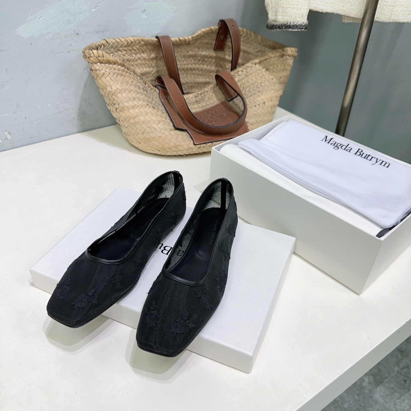 High-Quality Embroidered Floral Shoes by Magda Butrym for Spring/Summer Collection - 图片 6
