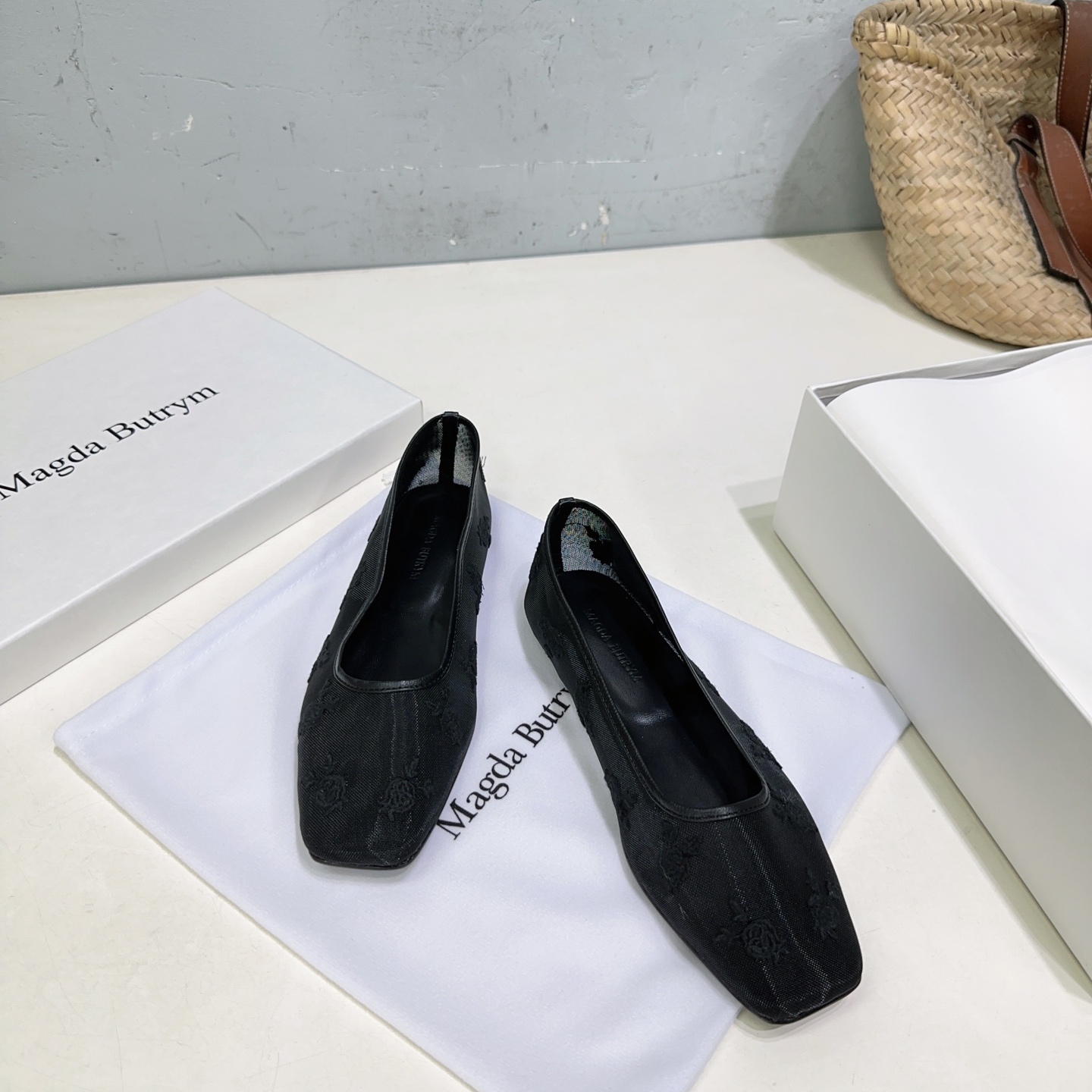 High-Quality Embroidered Floral Shoes by Magda Butrym for Spring/Summer Collection - 图片 7