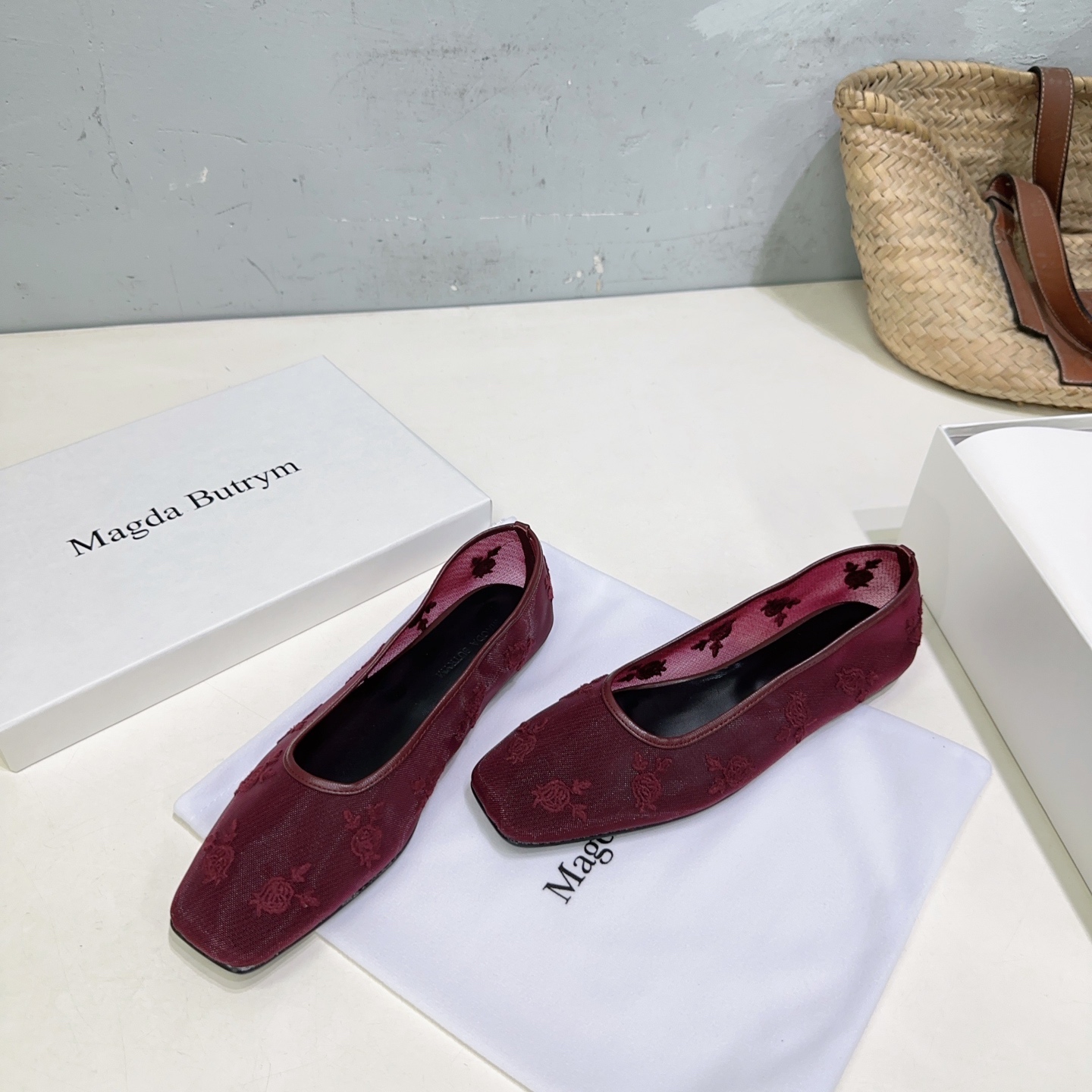 “High Quality Magda Butrym Embroidered Shoes for Spring and Summer” - 图片 8