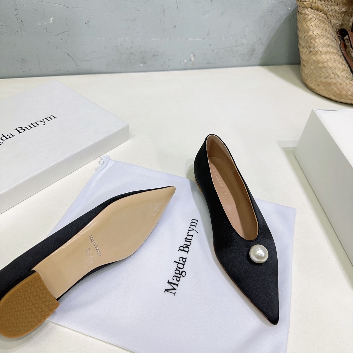Luxurious Silk Ballet Shoes by Magda Butrym: High Quality Exit 675 Collection - 图片 9