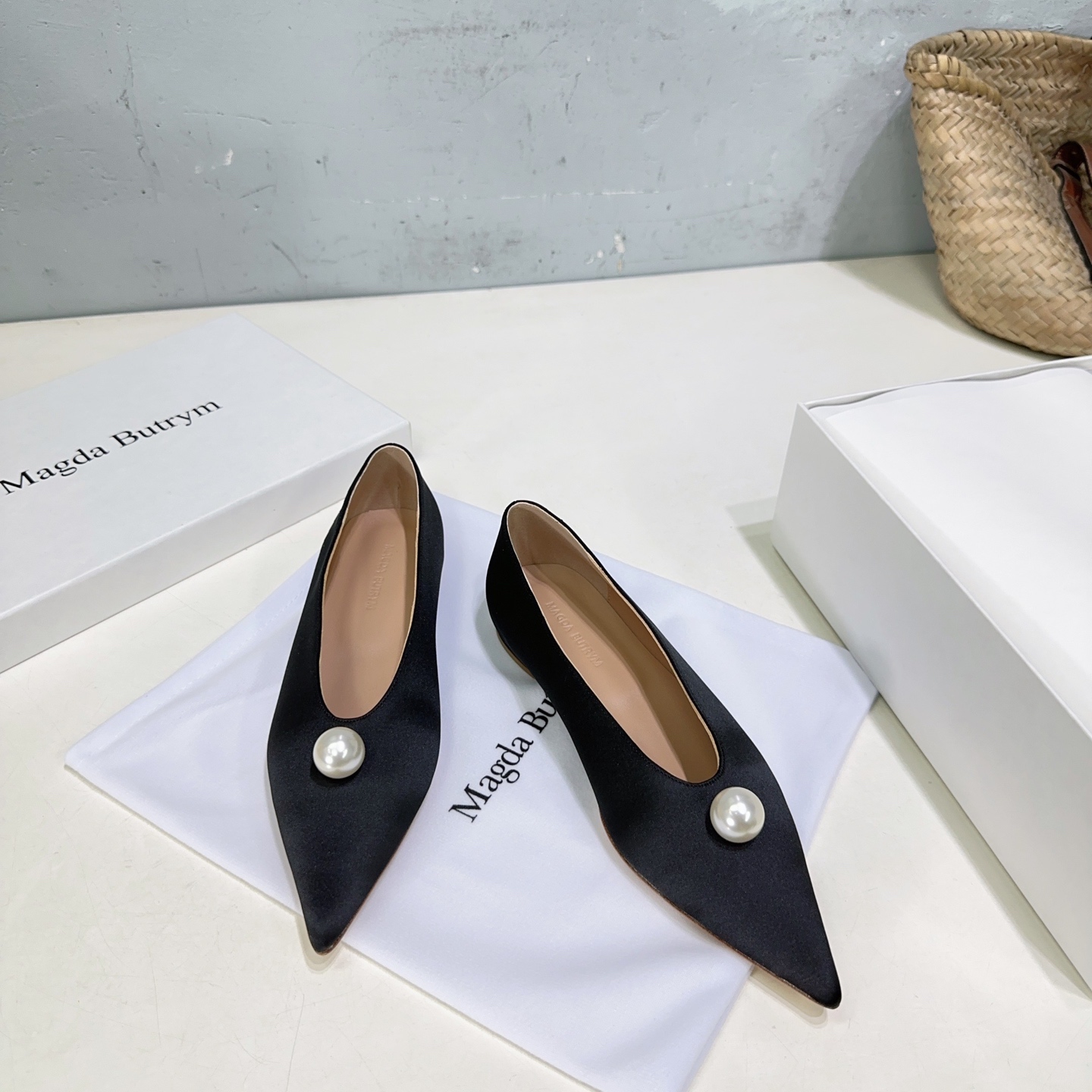 Luxurious Silk Ballet Shoes by Magda Butrym: High Quality Exit 675 Collection - 图片 7