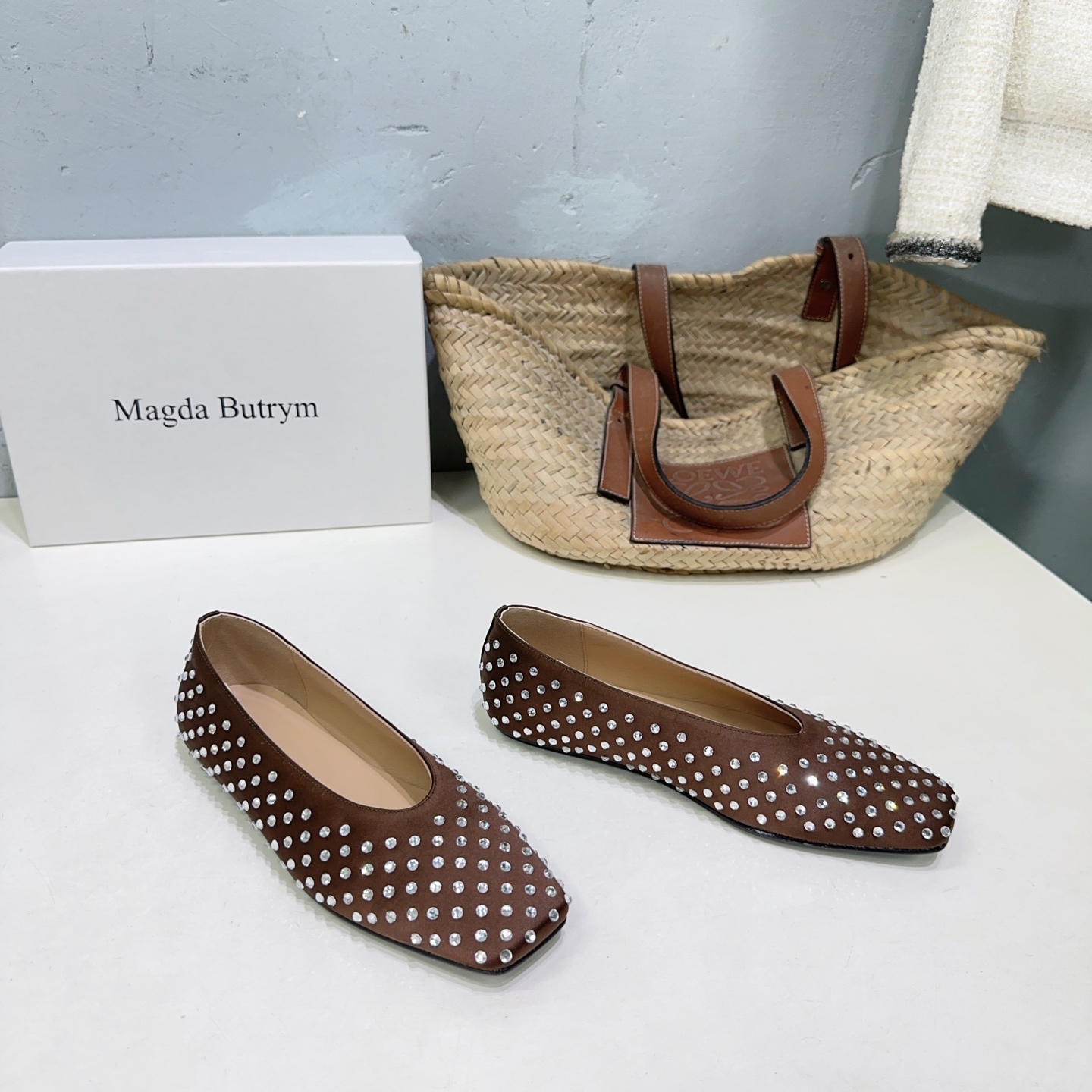 “High Quality Magda Butrym Flat Shoes: Nordic Style Translated Simply” - 图片 6