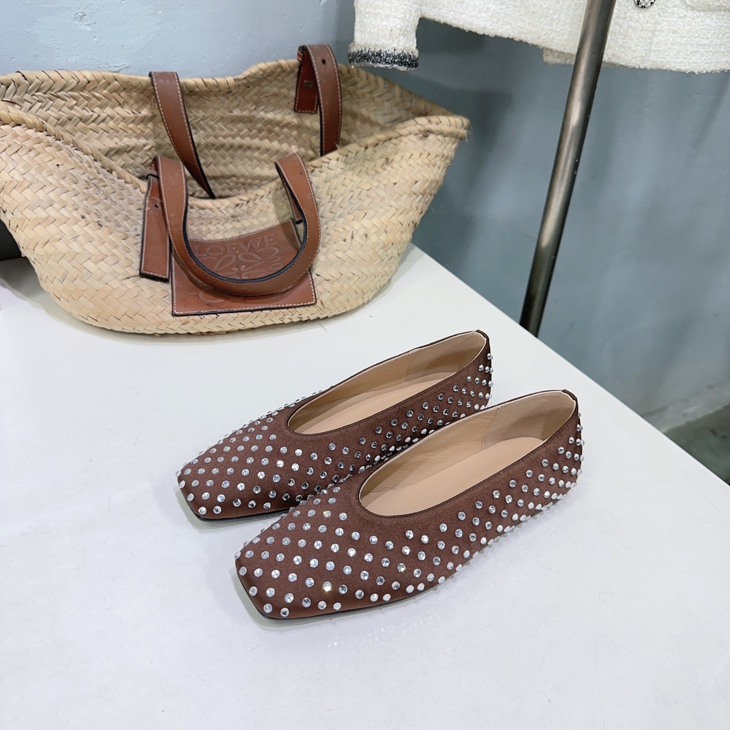 “High Quality Magda Butrym Flat Shoes: Nordic Style Translated Simply” - 图片 8