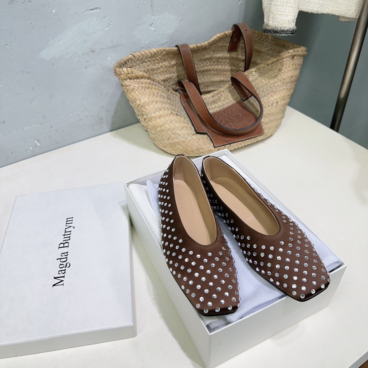 “High Quality Magda Butrym Flat Shoes: Nordic Style Translated Simply” - 图片 4