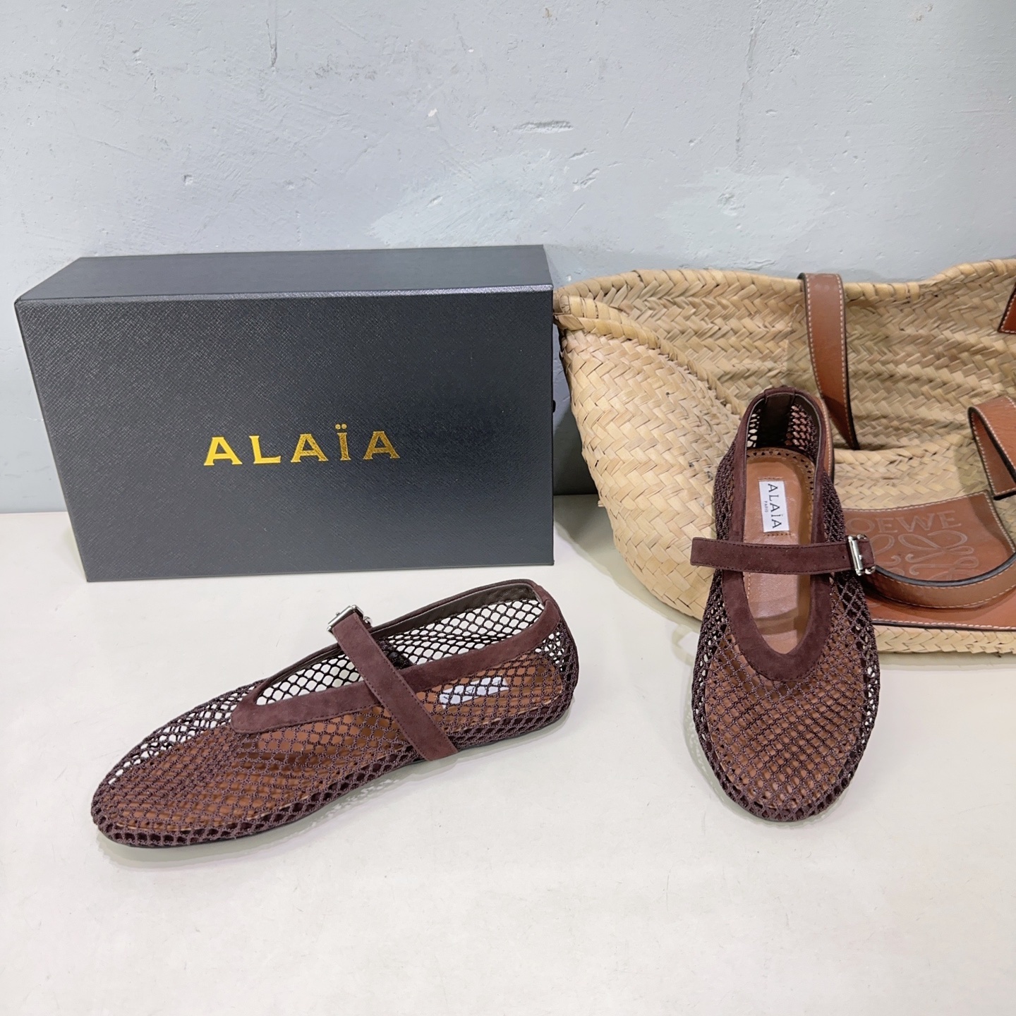 ¡Fábrica de alta calidad! Marca de moda de nicho 🔥ALAIA 26 ¡Zapatos y sandalias de malla plana de rejilla de Beijing c…