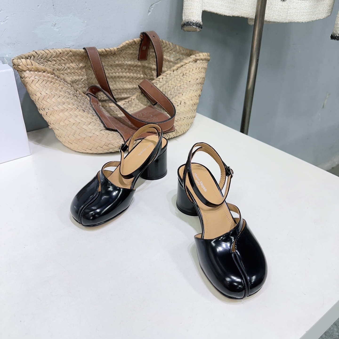 MM6 Crackers: High Quality Exit with Elegant Design and Italian Leather - 图片 3