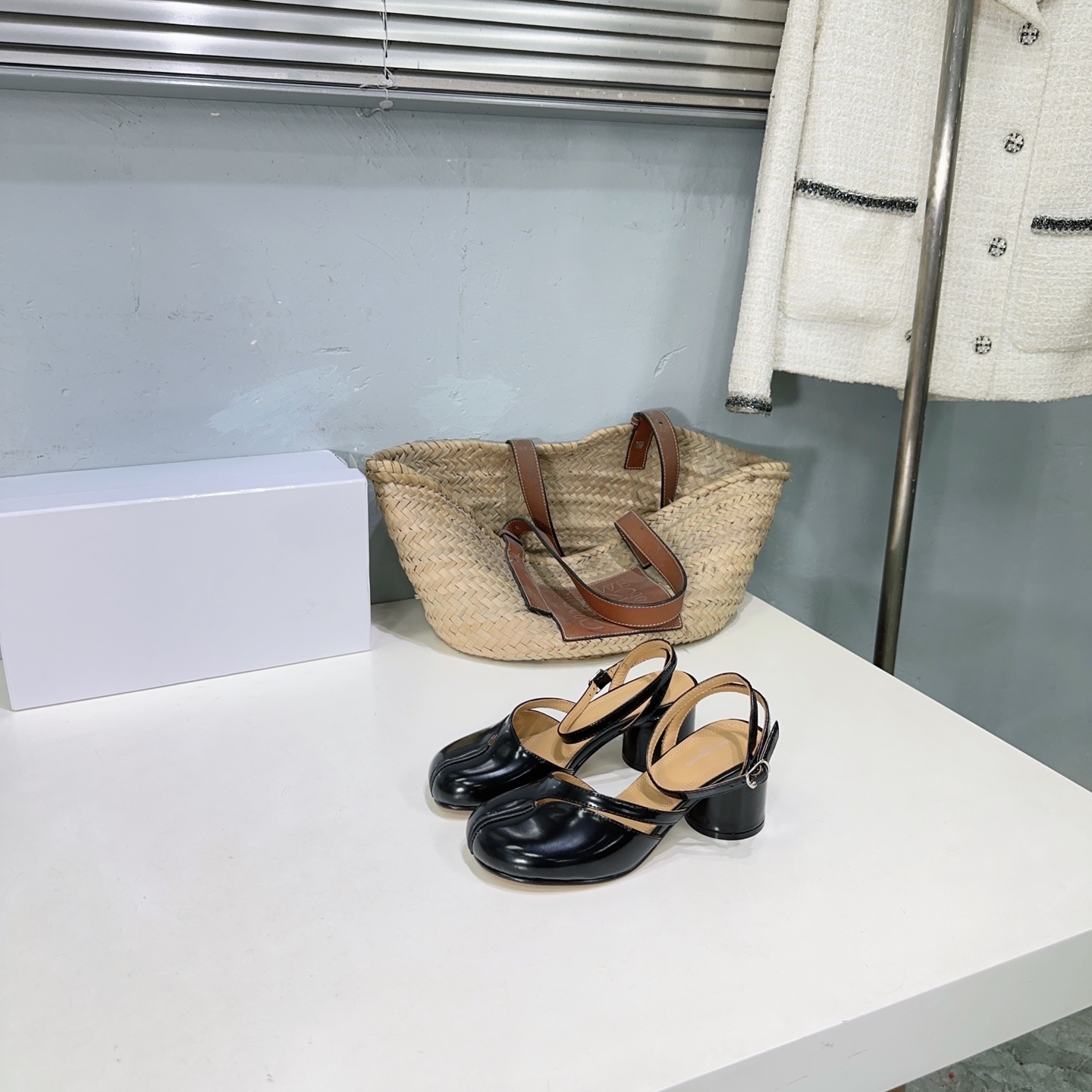 MM6 Crackers: High Quality Exit with Elegant Design and Italian Leather