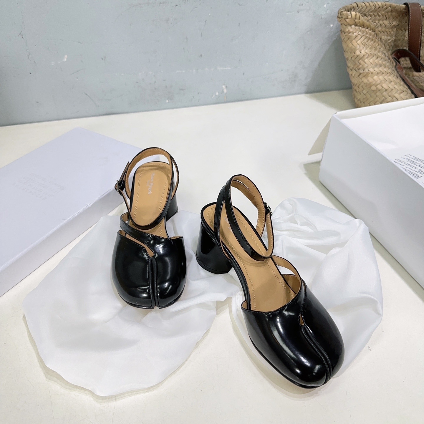 MM6 Crackers: High Quality Exit with Elegant Design and Italian Leather - 图片 6