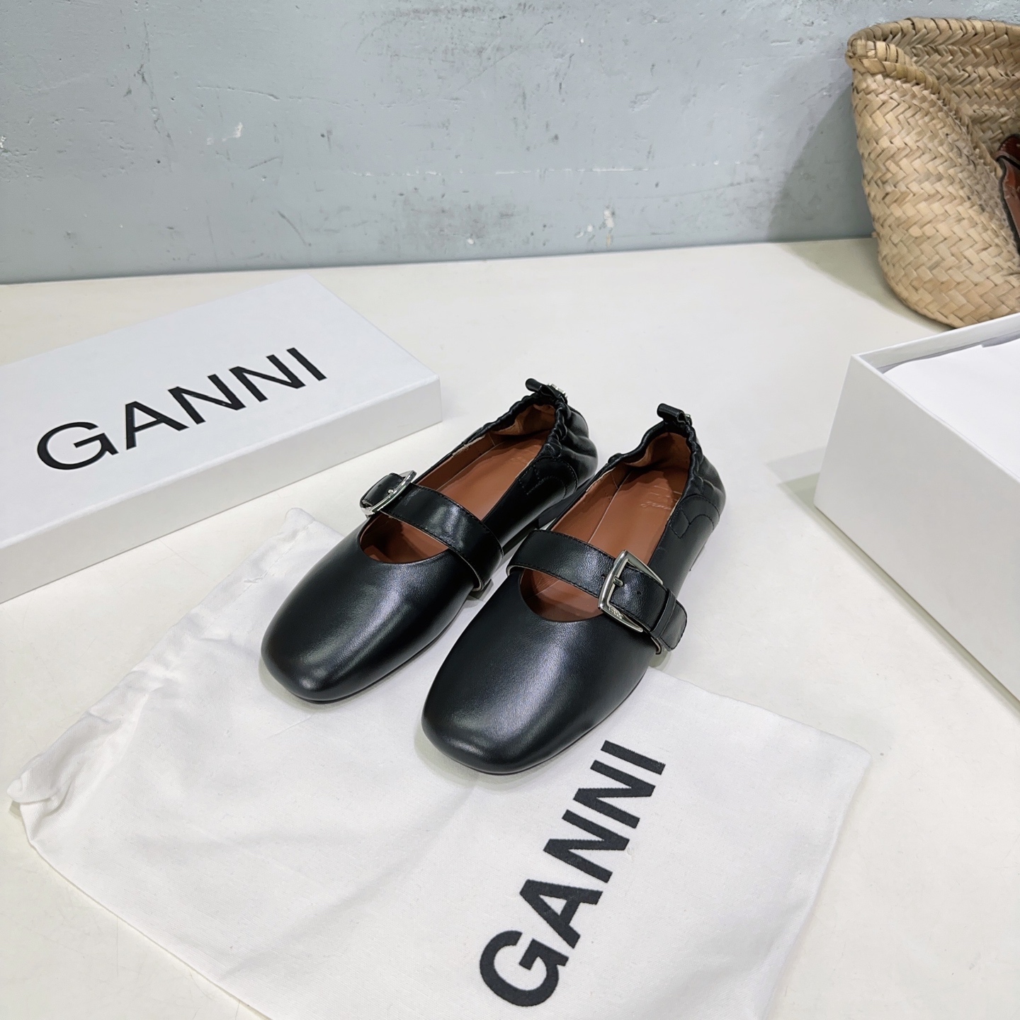 High Quality Factory-Made 650 Shoes, Queens Edition, Profitable Investment, Various Sizes Available. - 图片 7