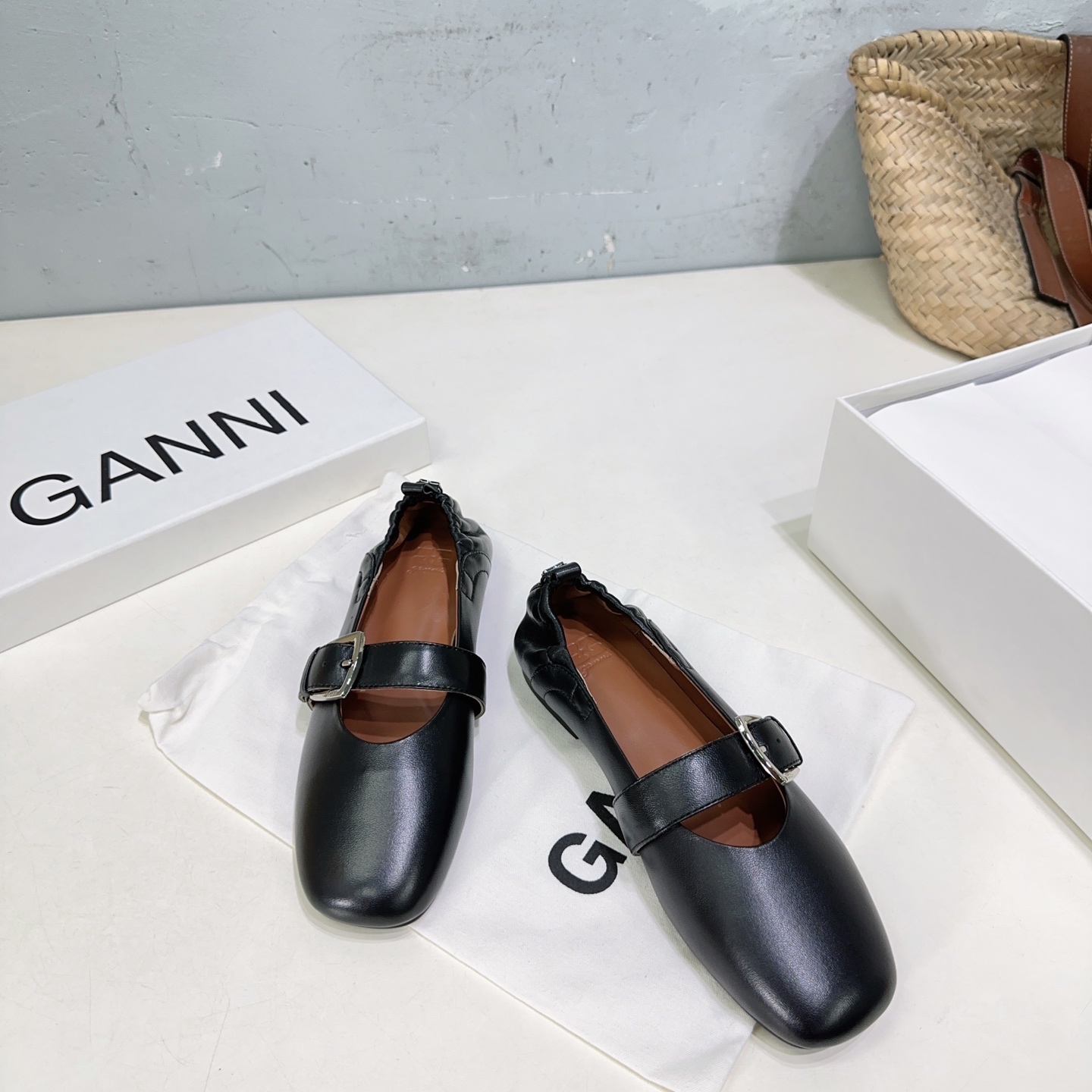 High Quality Factory-Made 650 Shoes, Queens Edition, Profitable Investment, Various Sizes Available. - 图片 8