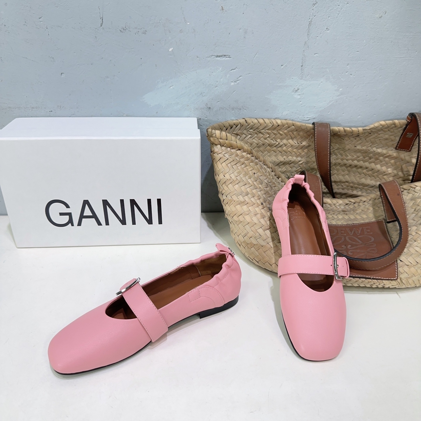 High Quality Factory-Made Shoes, Size 650, Queens Collection, Skins Inside, Rubber Soles. - 图片 5