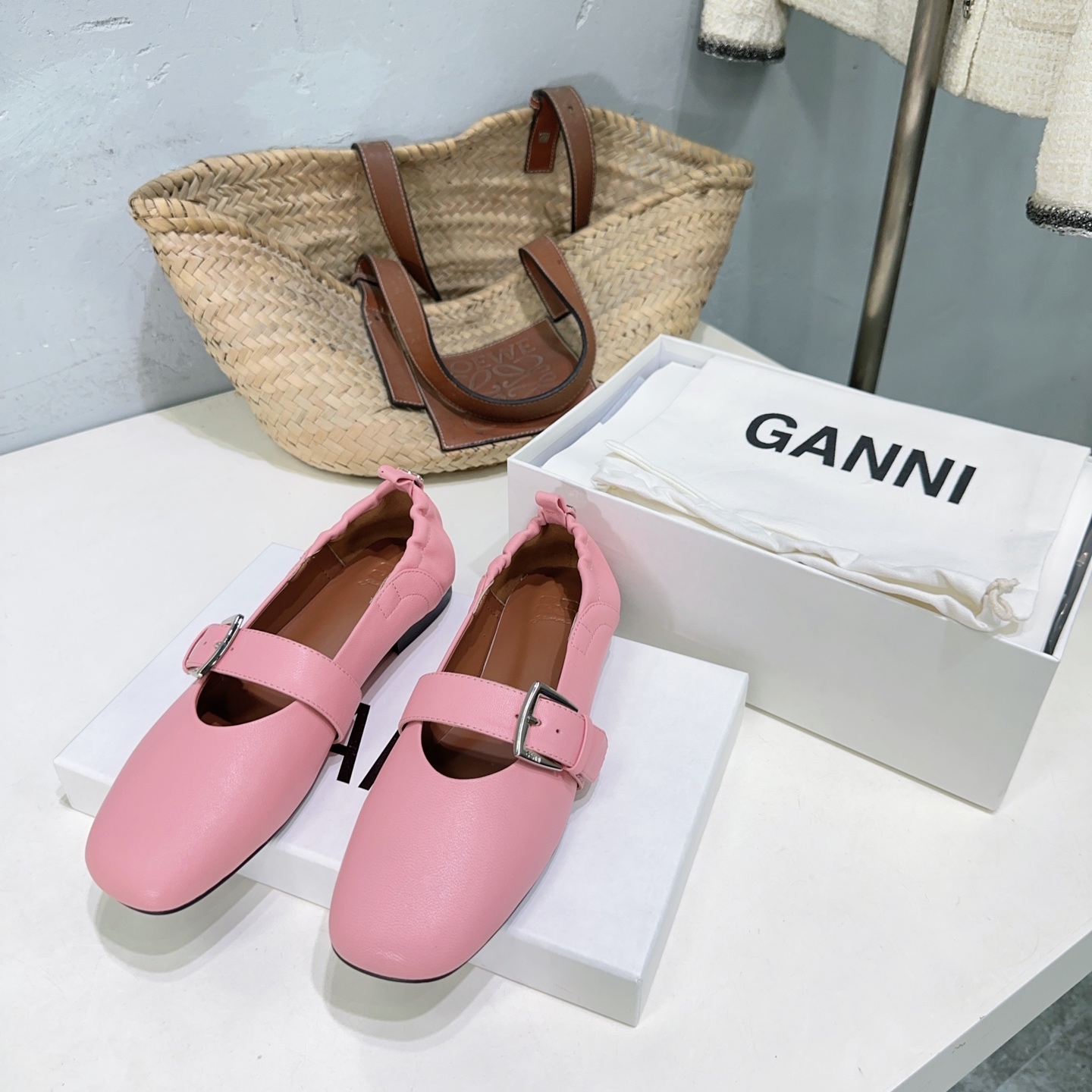 High Quality Factory-Made Shoes, Size 650, Queens Collection, Skins Inside, Rubber Soles. - 图片 4