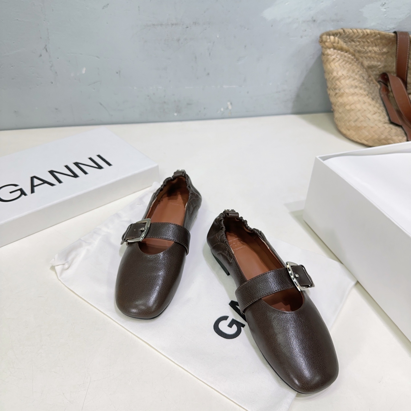 High-Quality Factory-Made Women’s Shoes: Queens Collection, Sizes 35-42, Premium Materials. - 图片 7