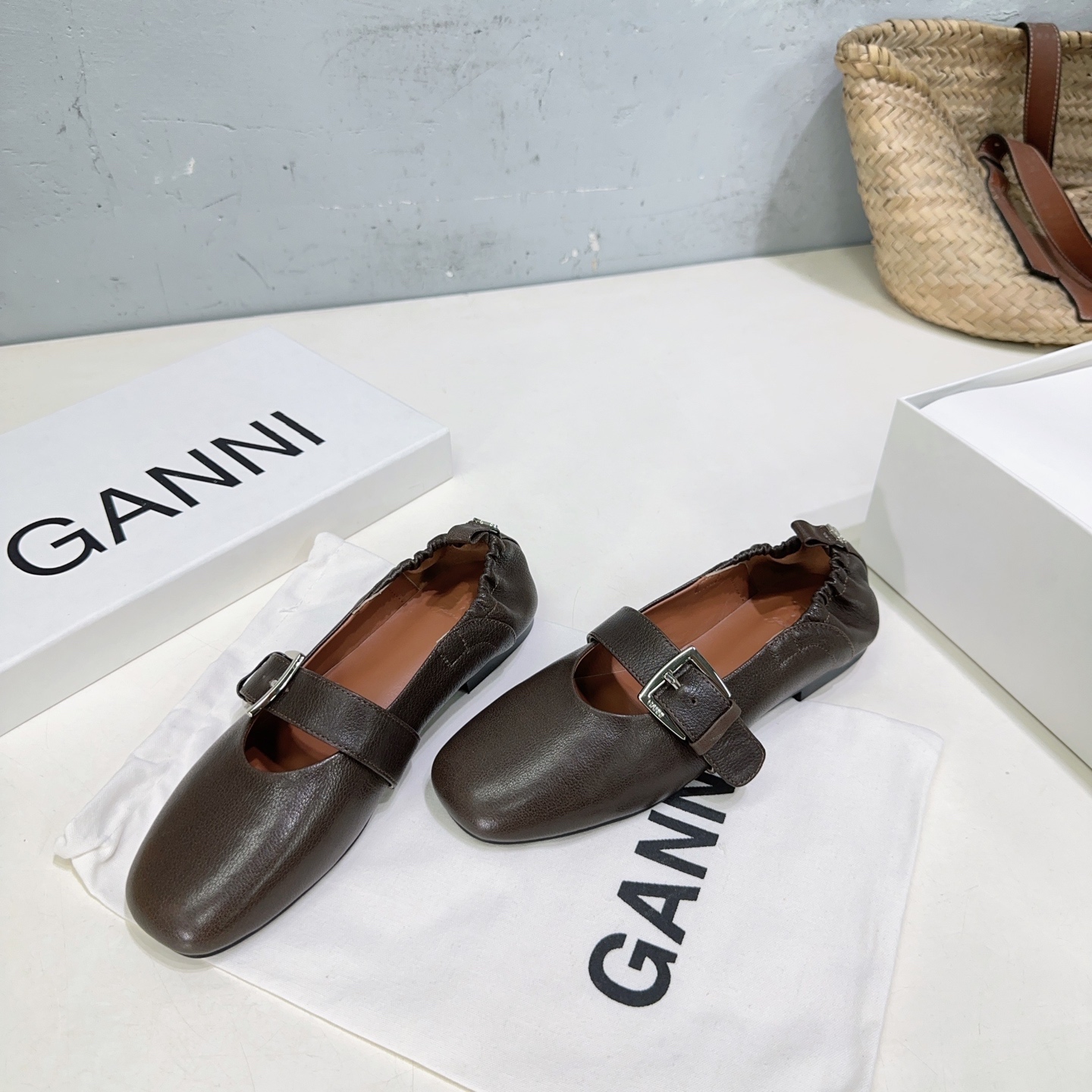 High-Quality Factory-Made Women’s Shoes: Queens Collection, Sizes 35-42, Premium Materials. - 图片 8