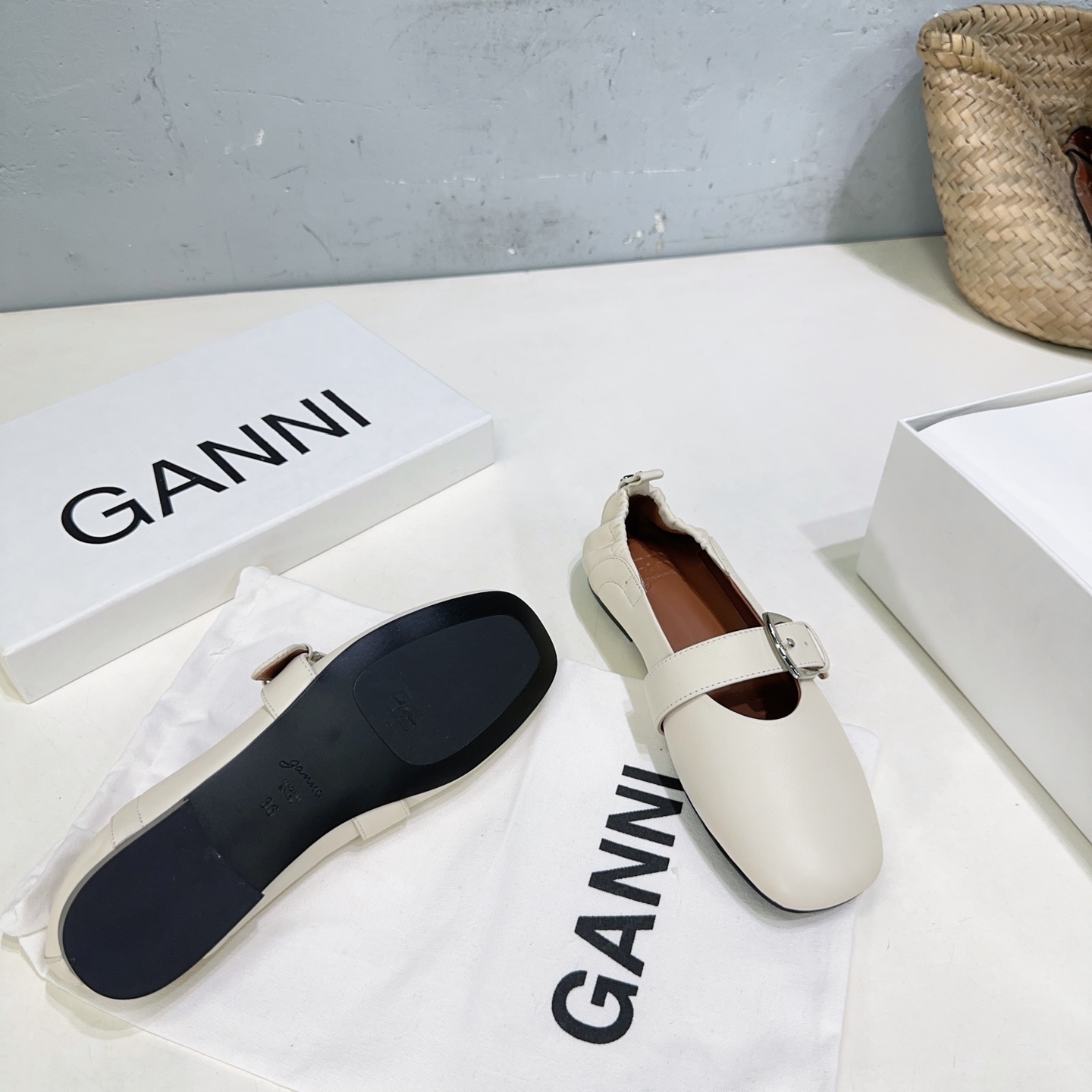 High Quality 650 Queen Sneakers: Profitable Investment with Premium Materials - 图片 9