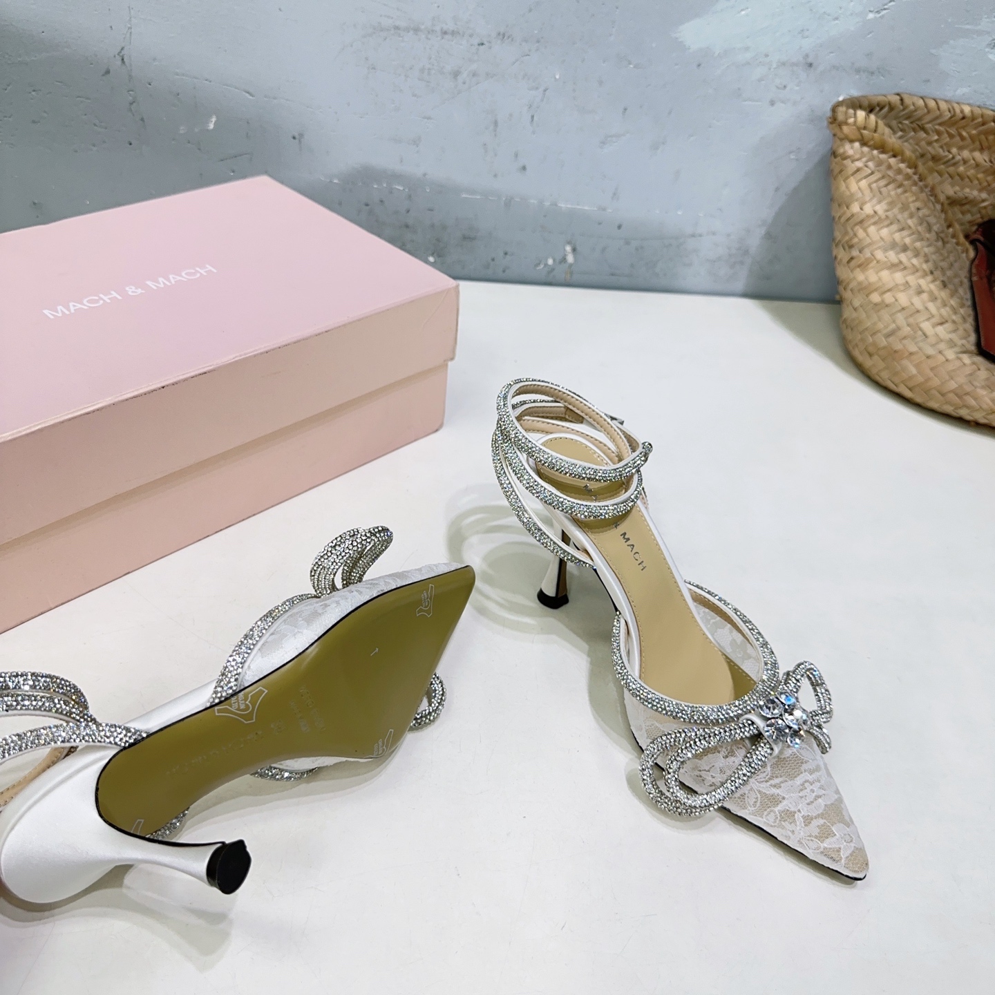 High-Quality Factory-Made Elegant Crystal High Heels with Imported Materials - 图片 9