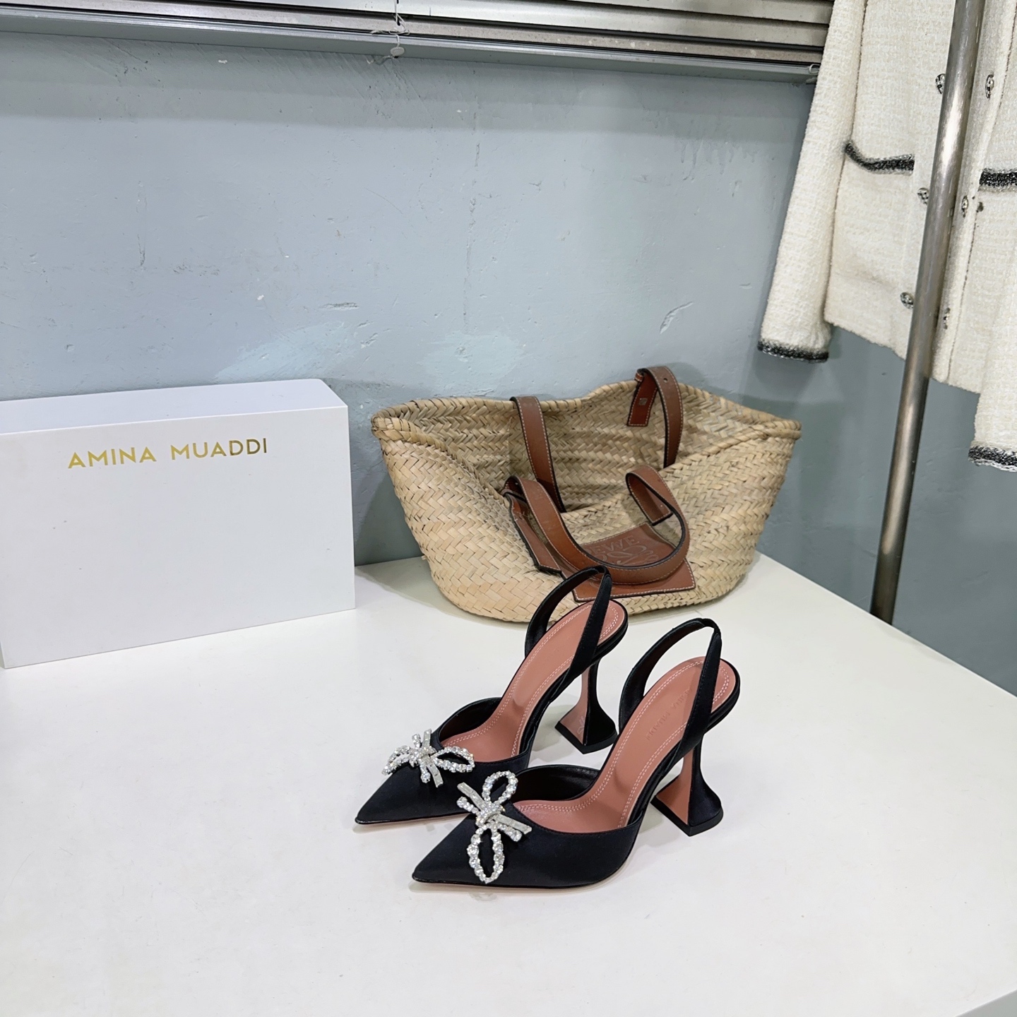 “High-Quality Amina Muaddi Heel Shoes: Spring New Collection Review” - 图片 2