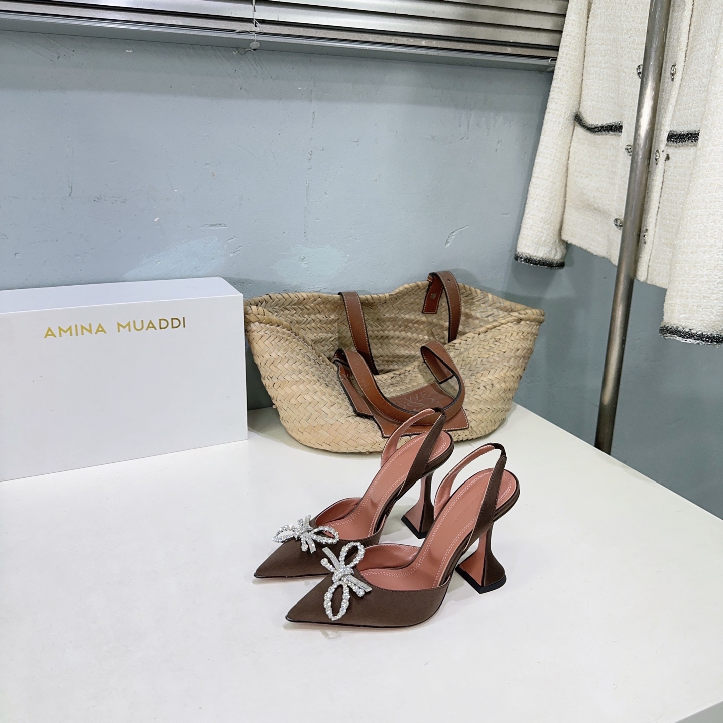 Amina Muaddi High-Quality Pointy Heel Shoes with Unique Design and Imported Materials - 图片 7