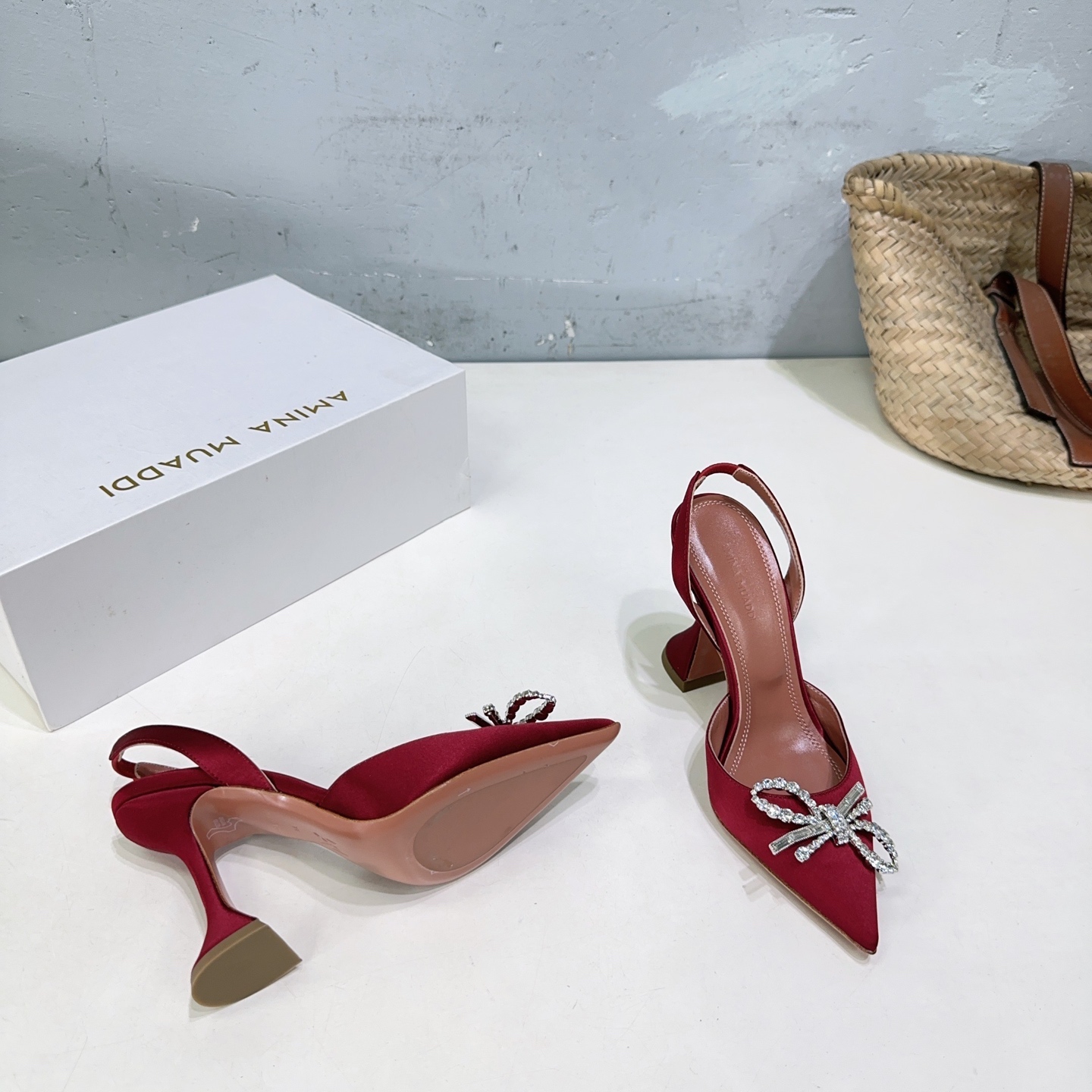 Amina Muaddi High Quality Spring Heel Shoes with Unique Design - 图片 8