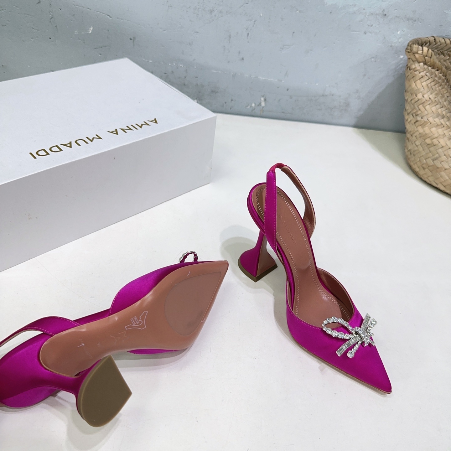 High Quality Amina Muaddi Heel Shoes: Spring Collection with Unique Design - 图片 6