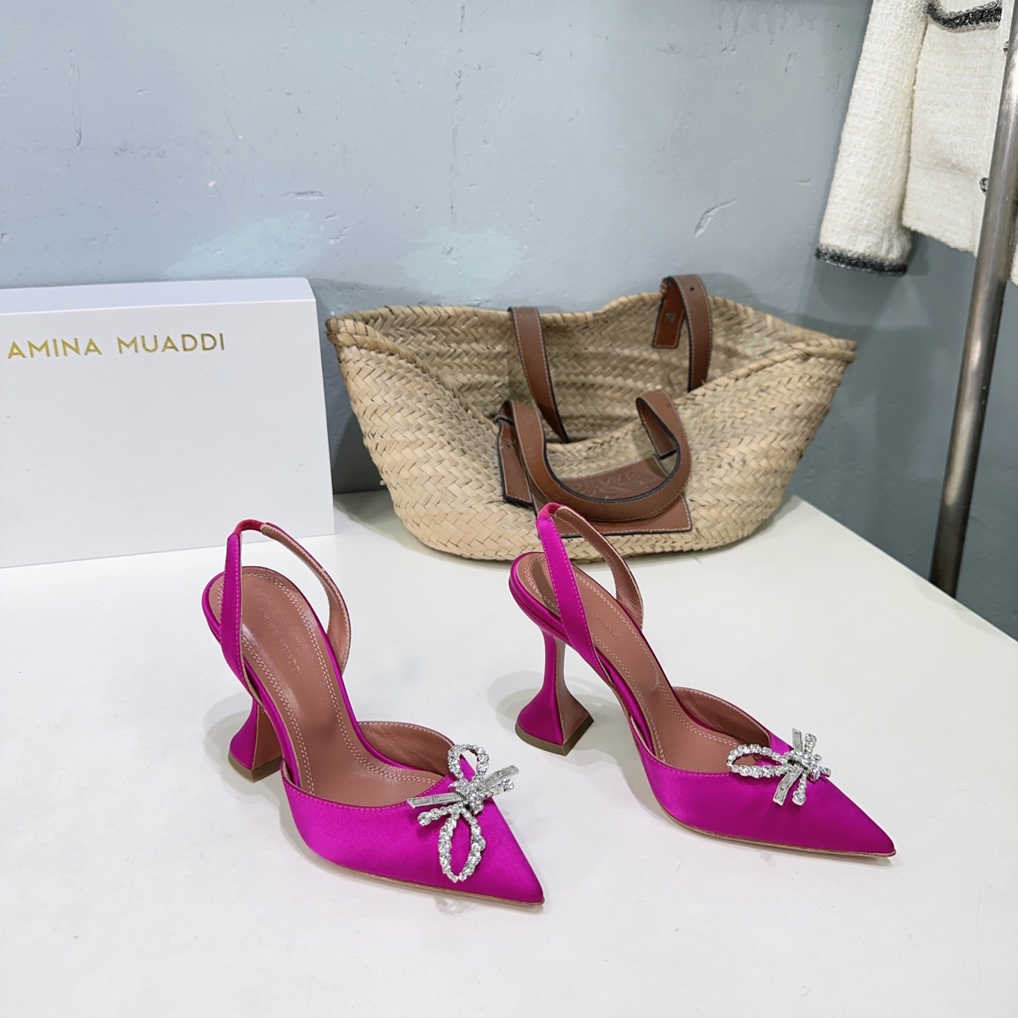 High Quality Amina Muaddi Heel Shoes: Spring Collection with Unique Design - 图片 3