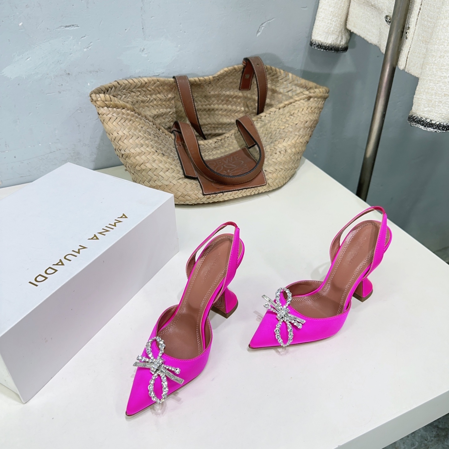 High-Quality Amina Muaddi Spring Heel Shoes with Unique Design and Imported Materials - 图片 5